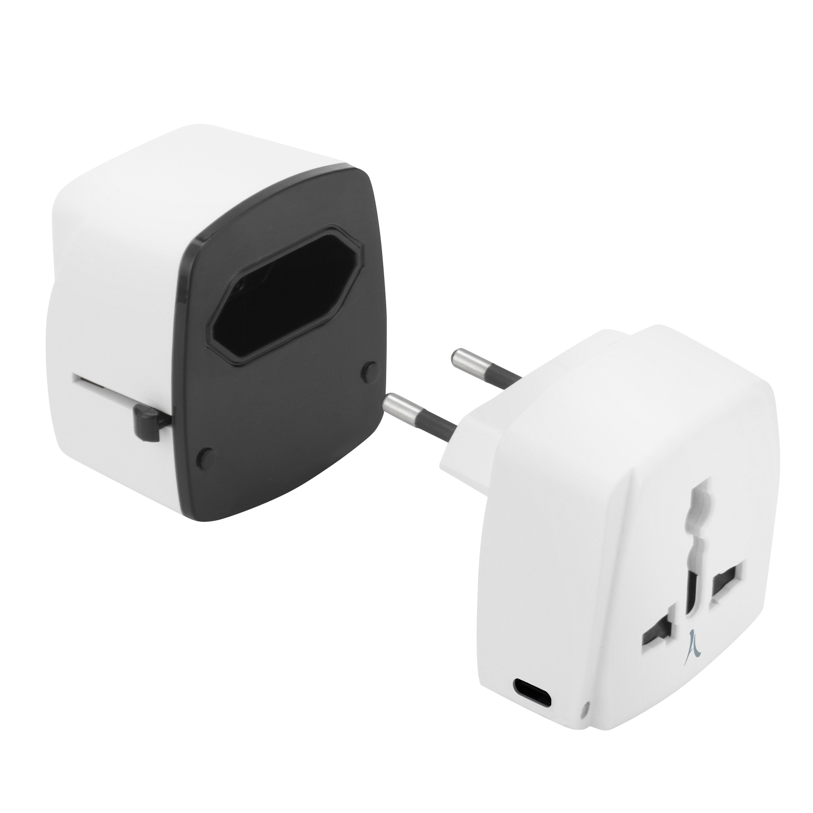 En la imagen se muestra un adaptador de viaje blanco y negro, con enchufe y toma de corriente.