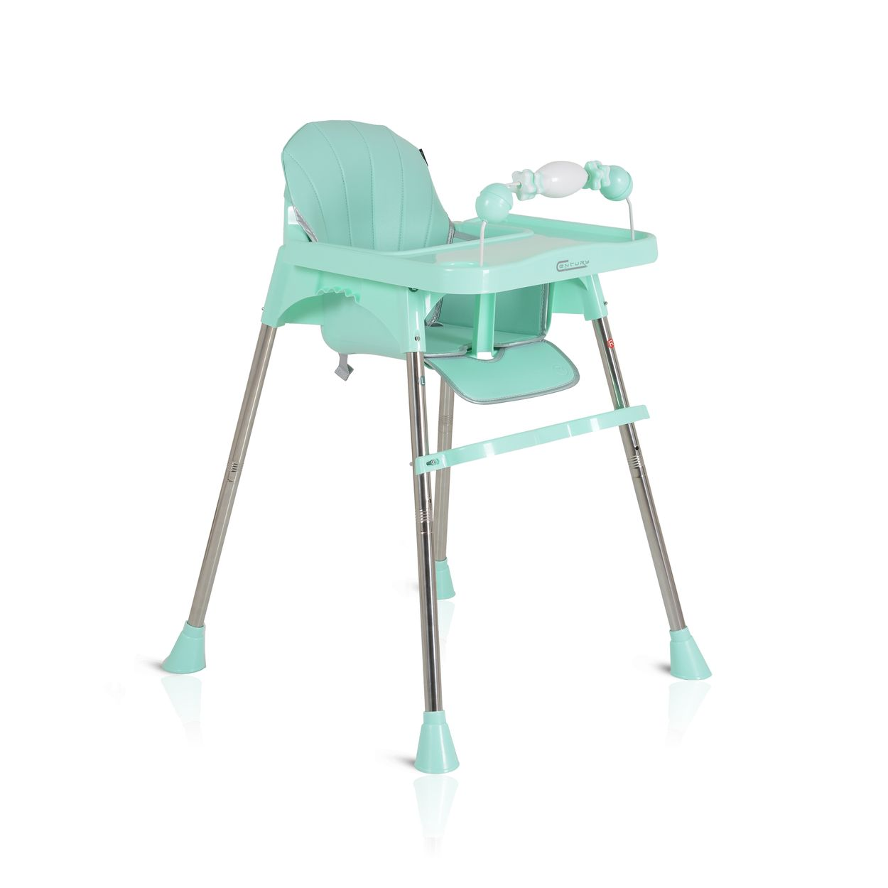Ein mintgrüner Babyhochstuhl mit silbernen Beinen und einem Tablett. Der Stuhl hat einen gepolsterten Sitz und eine Spielzeugstange.