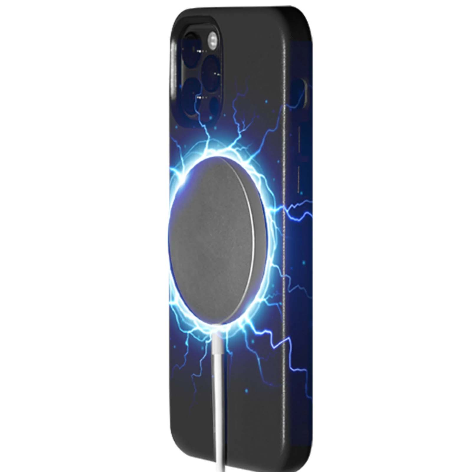 Una custodia nera con design a fulmine è collegata a un caricabatterie wireless argentato. Lo sfondo è bianco.