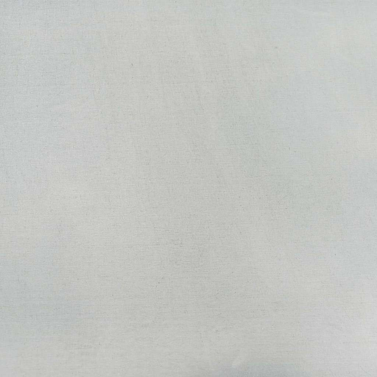 Nahaufnahme einer weißen Leinwand mit strukturierter Oberfläche. Die Farbe ist ein sanfter, heller Farbton, der einen Malhintergrund andeutet.