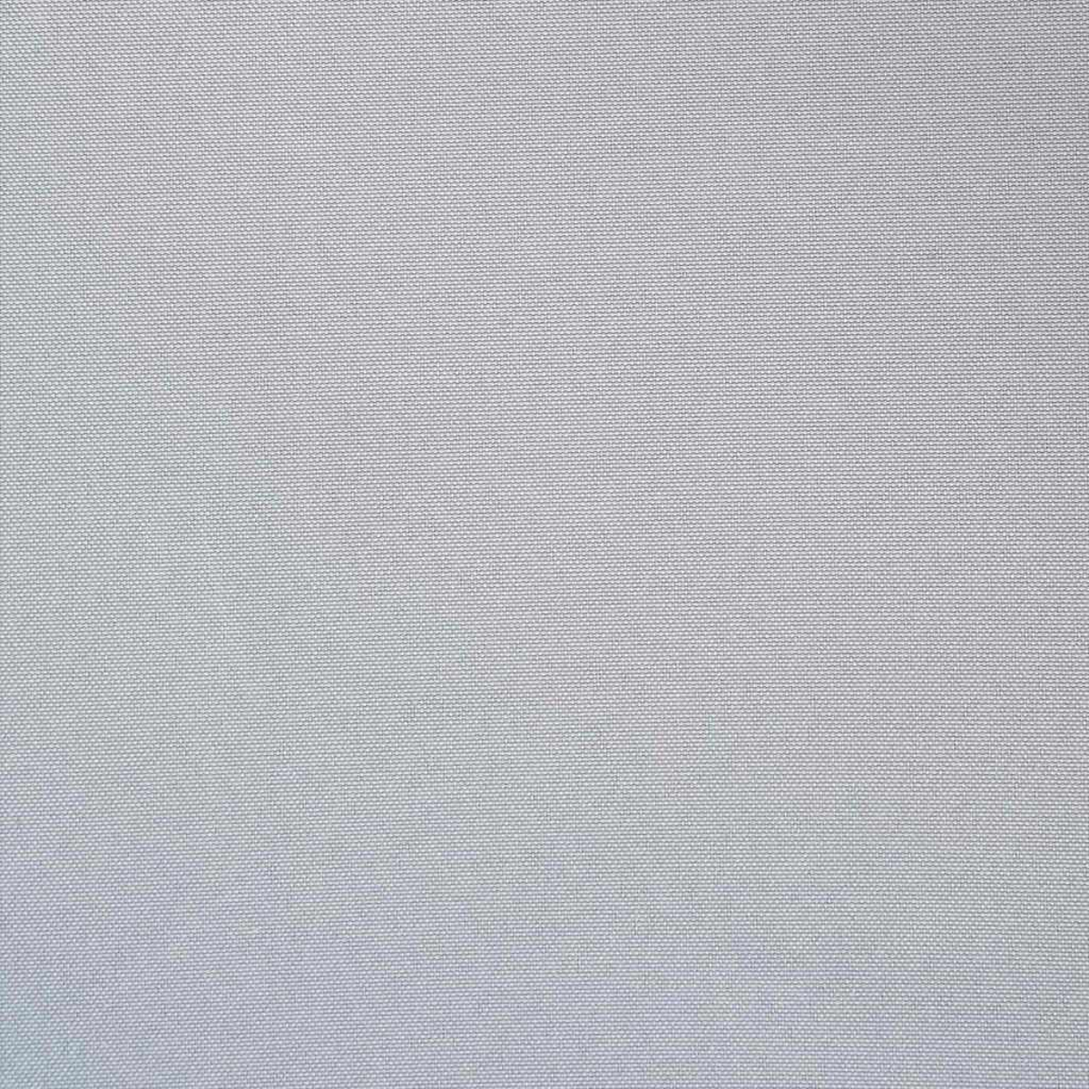 Nahaufnahme eines hellgrauen, gewebten Stoffes. Die Textur ist einheitlich mit einem dezenten Muster aus winzigen, eng gepackten Quadraten.