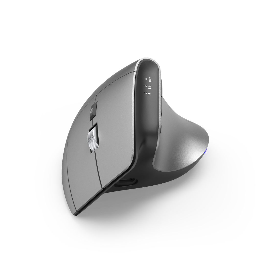 Un mouse ergonomico grigio su sfondo bianco. Ha pulsanti, una rotella e un design curvo per il comfort.