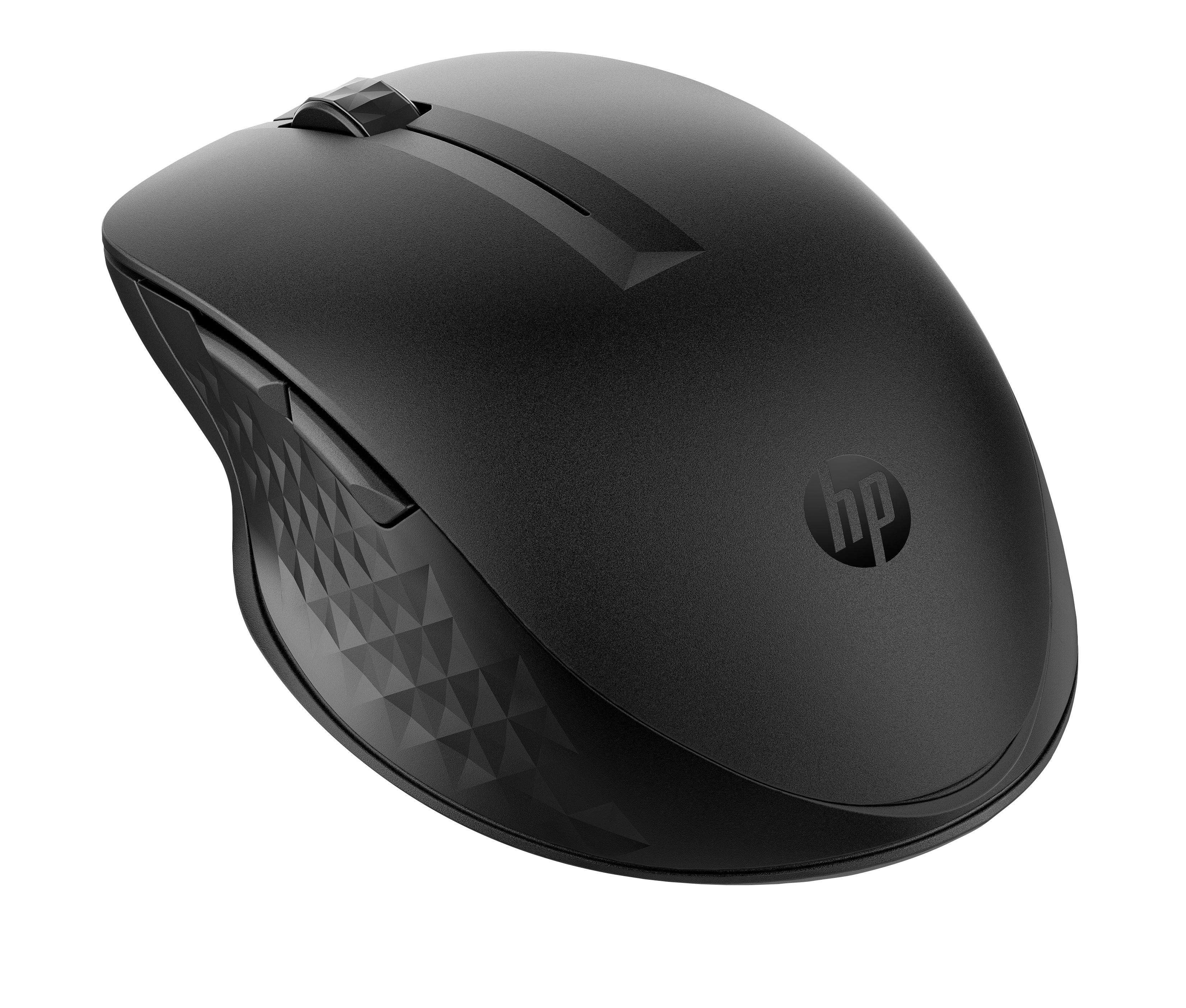 Zwarte draadloze HP-muis op een witte achtergrond. De muis heeft een scrollwiel en het HP-logo.