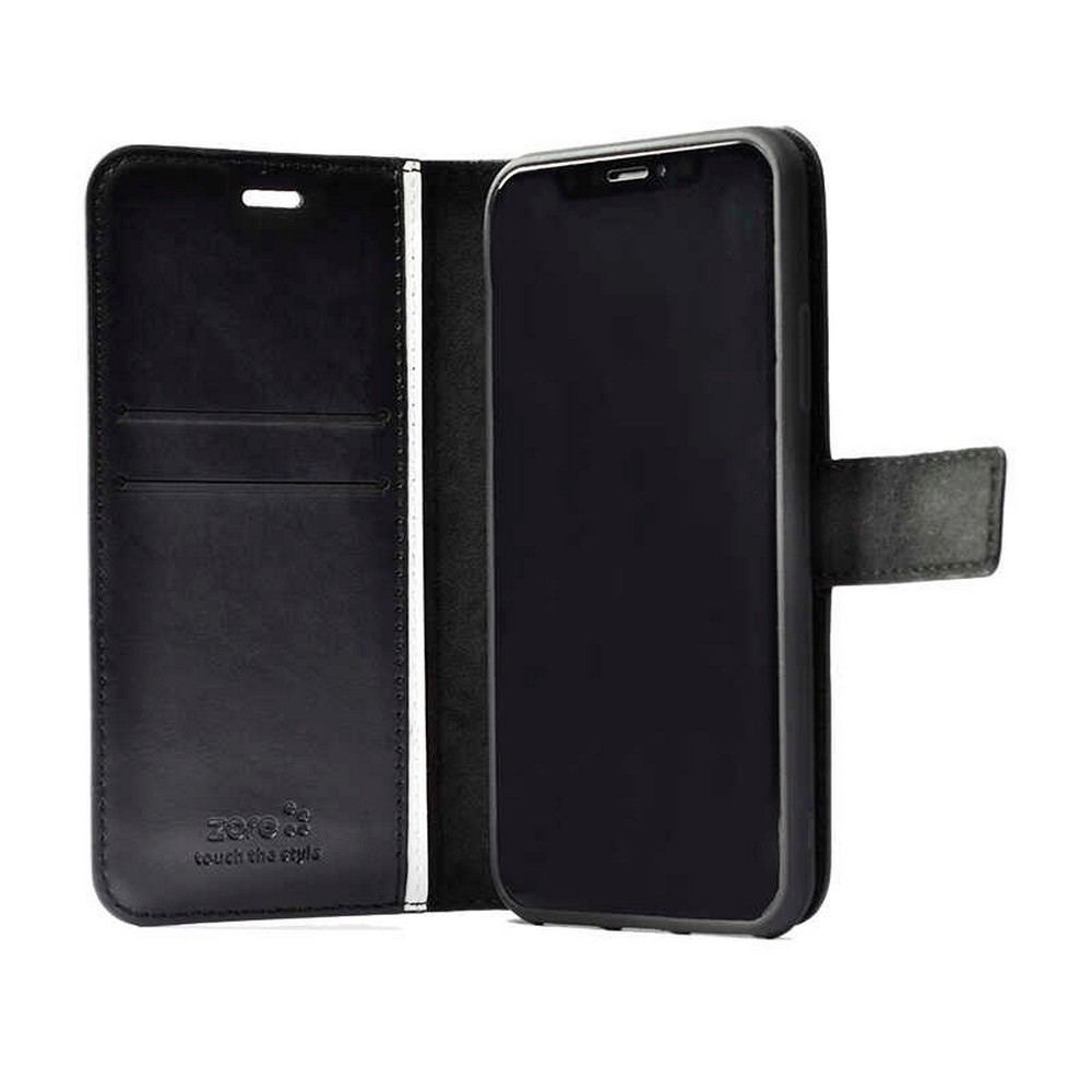 Bir akıllı telefonu göstermek için açık olan siyah bir telefon kılıfı. Kılıfın kart yuvaları ve manyetik bir kapanışı var.