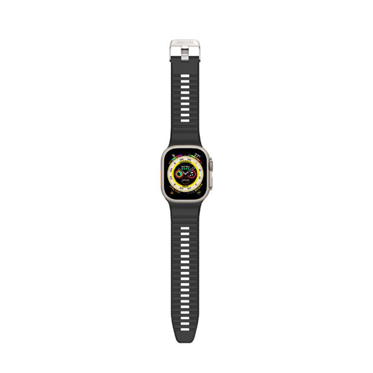 Uno smartwatch nero con display digitale, cinturino nero e fibbia argentata. Lo schermo mostra dati. Lo sfondo è bianco.