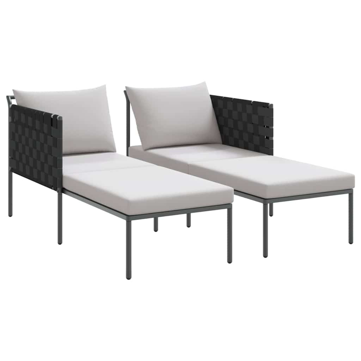 Zwei moderne Outdoor-Liegestühle. Graue Metallrahmen mit hellgrauen Kissen und schwarzen gewebten Armlehnen.