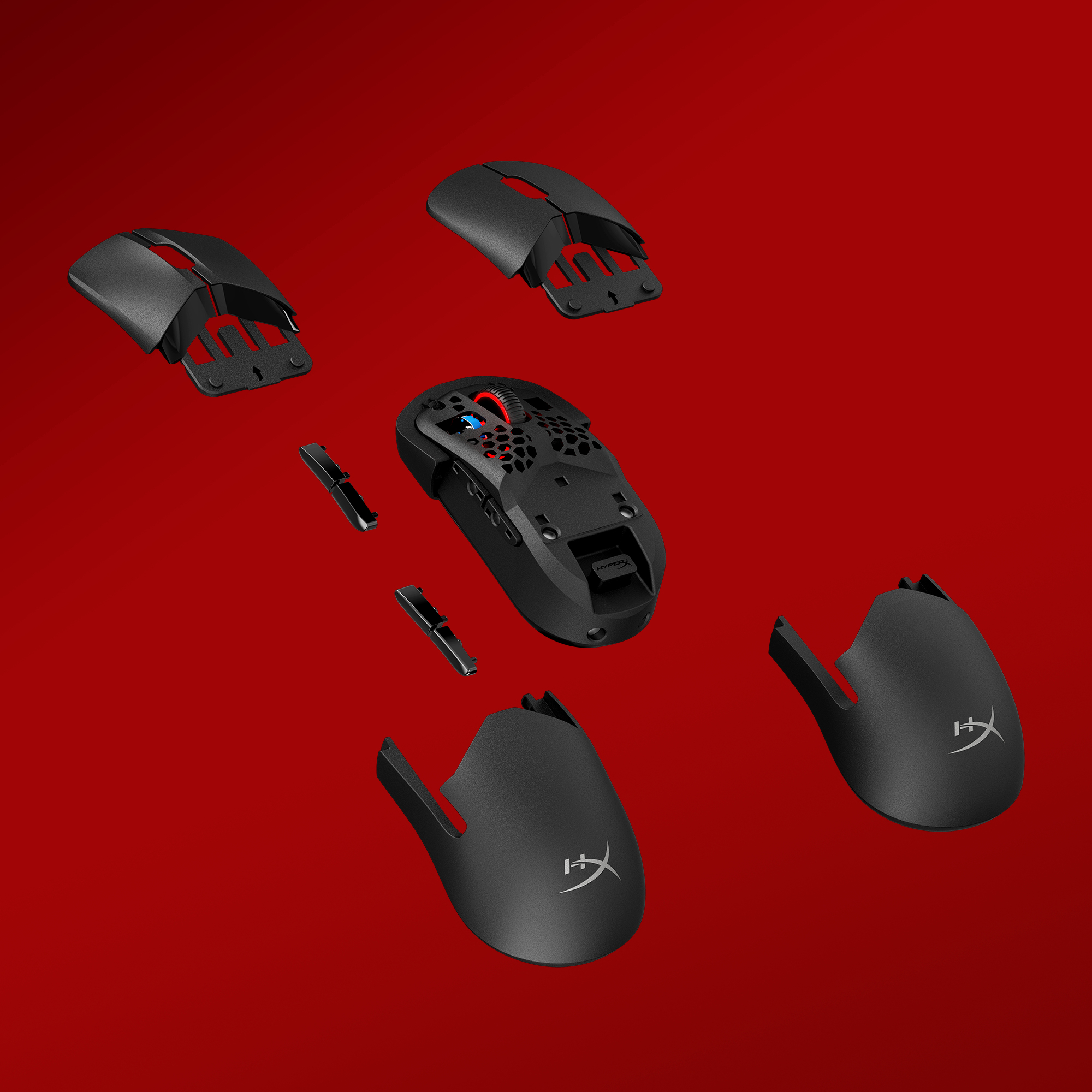 Czarna, rozebrana mysz do gier na czerwonym tle. Zawiera części myszy, logo i korpus z widocznymi elementami.