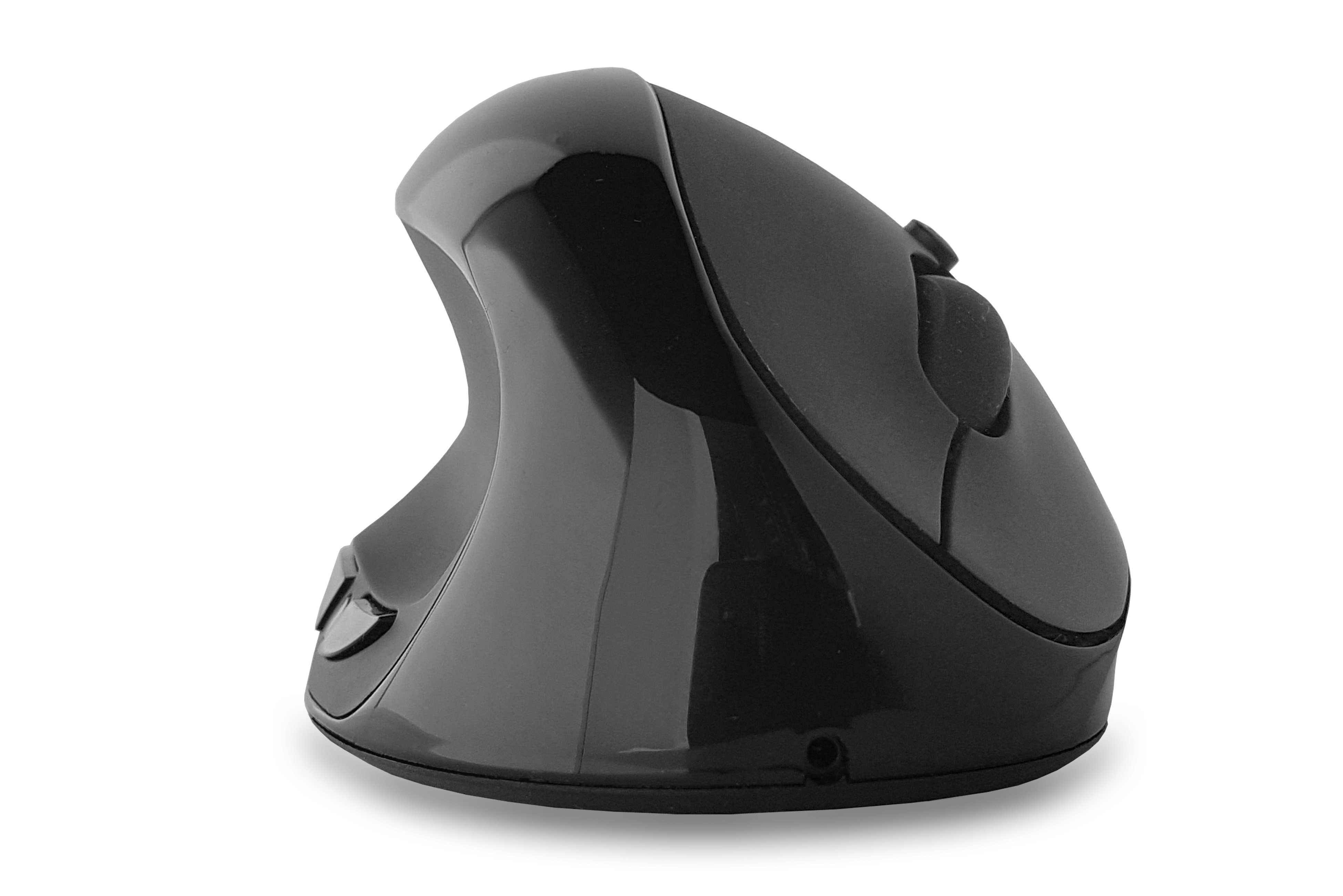 Eine schwarze ergonomische vertikale Maus auf weißem Hintergrund. Sie hat ein geschwungenes Design mit Tasten und einem Scrollrad.