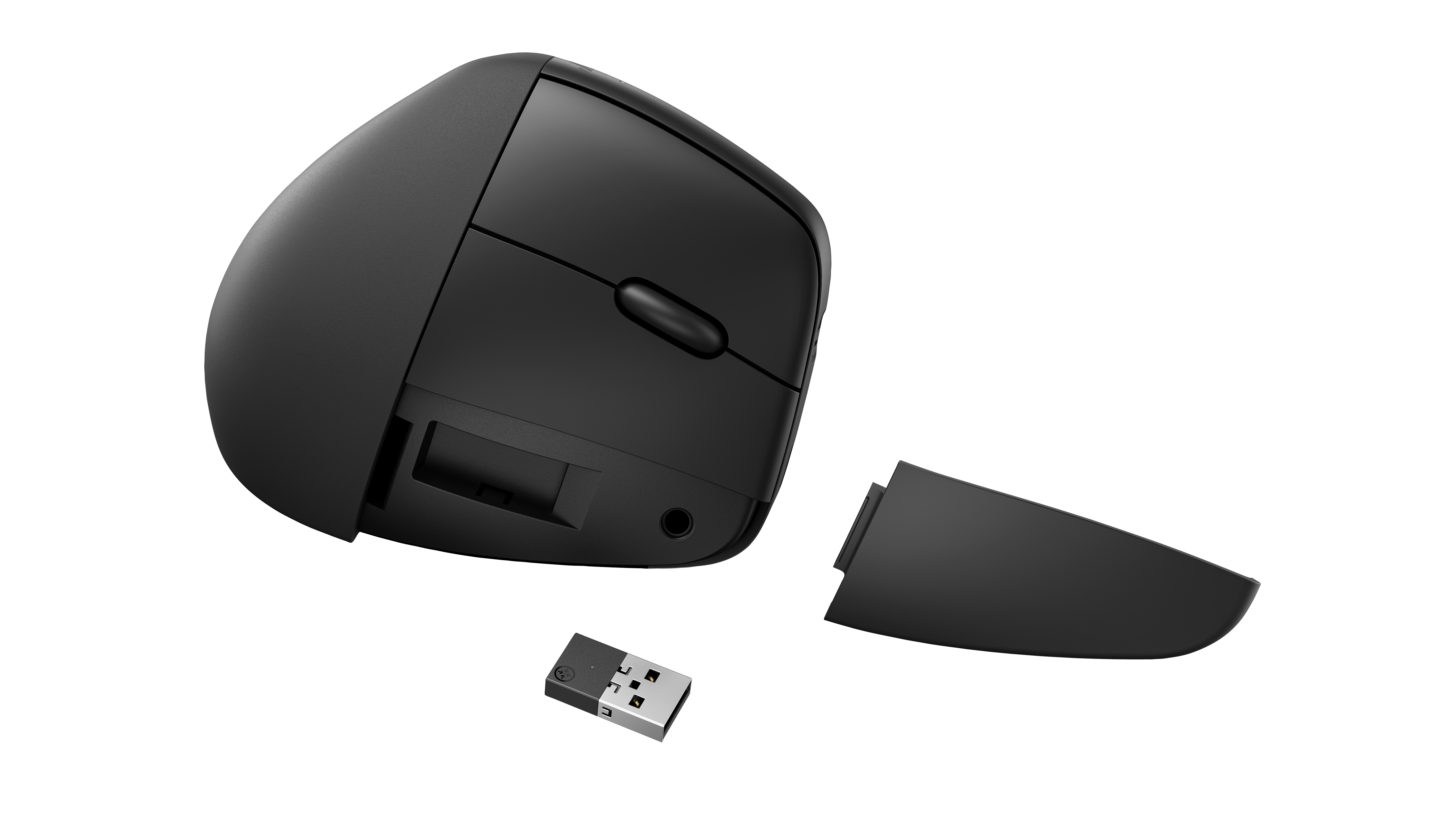 Mouse ergonomico nero con coperchio staccato e ricevitore USB su sfondo bianco.