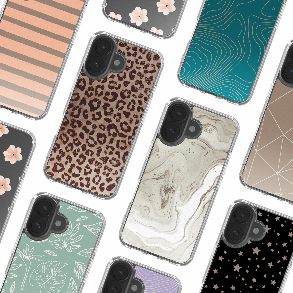 Collectie telefoonhoesjes met diverse designs: luipaardprint, bloemen, marmer, geometrisch en sterrenpatronen. De hoesjes zijn van doorzichtig plastic.