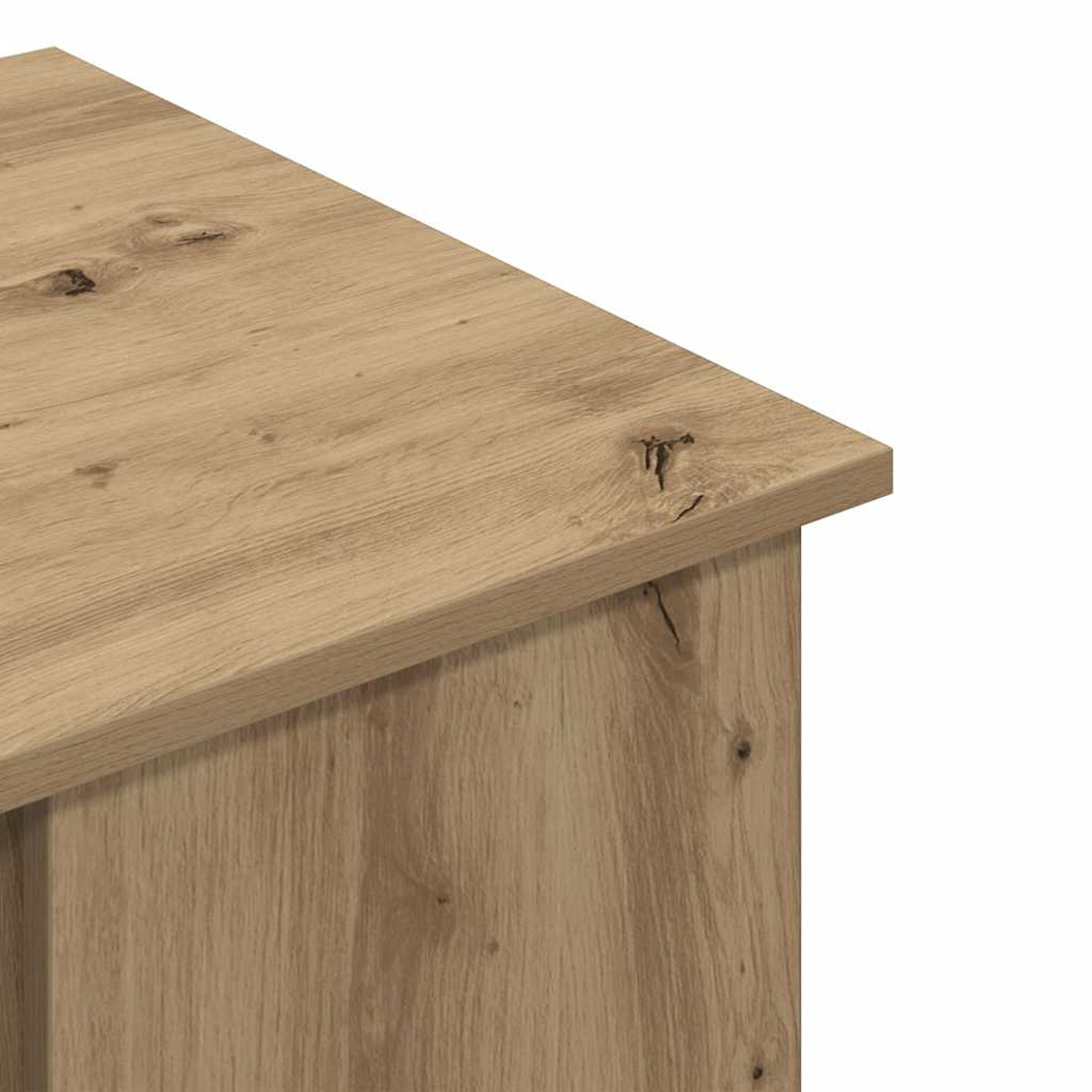 Nahaufnahme einer Holztischecke. Die Holzmaserung ist sichtbar, mit Ästen und einer hellbraunen Farbe.