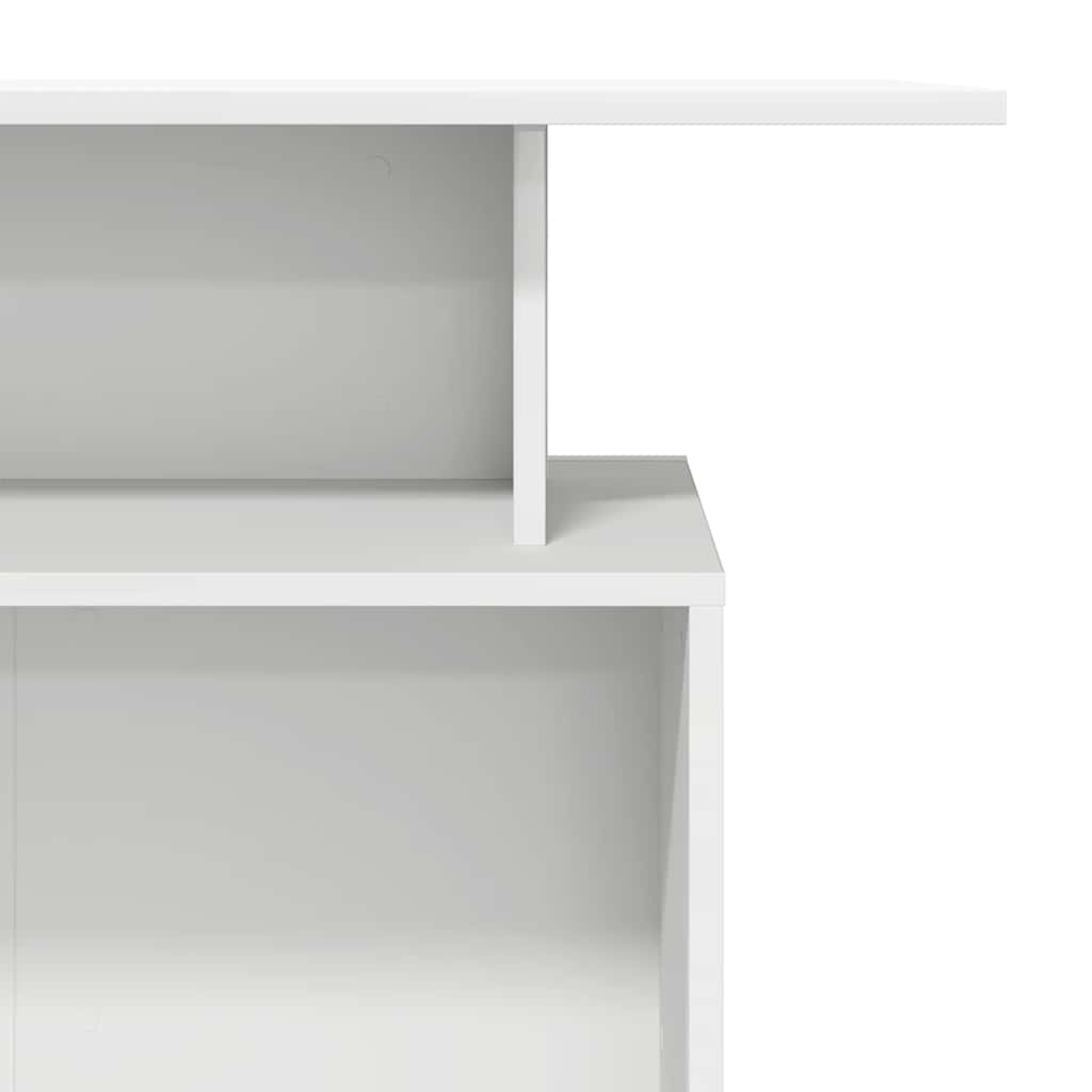 Ein weißes, modernes Regal mit mehreren Ebenen. Das Design umfasst offene Fächer und eine flache Oberseite, vor weißem Hintergrund.