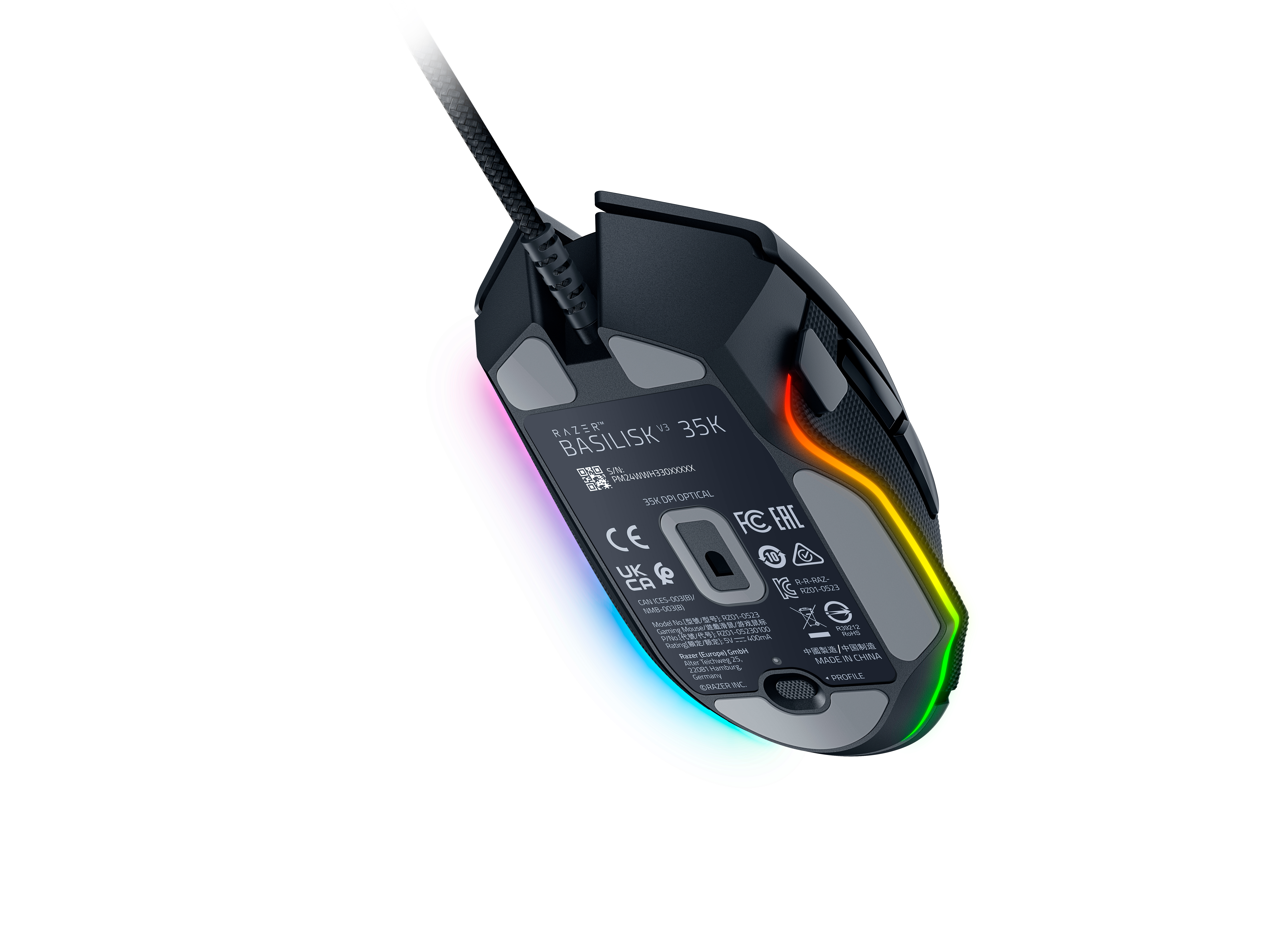 Beyaz zemin üzerinde RGB aydınlatmalı siyah Razer Basilisk V3 35K oyun faresi.