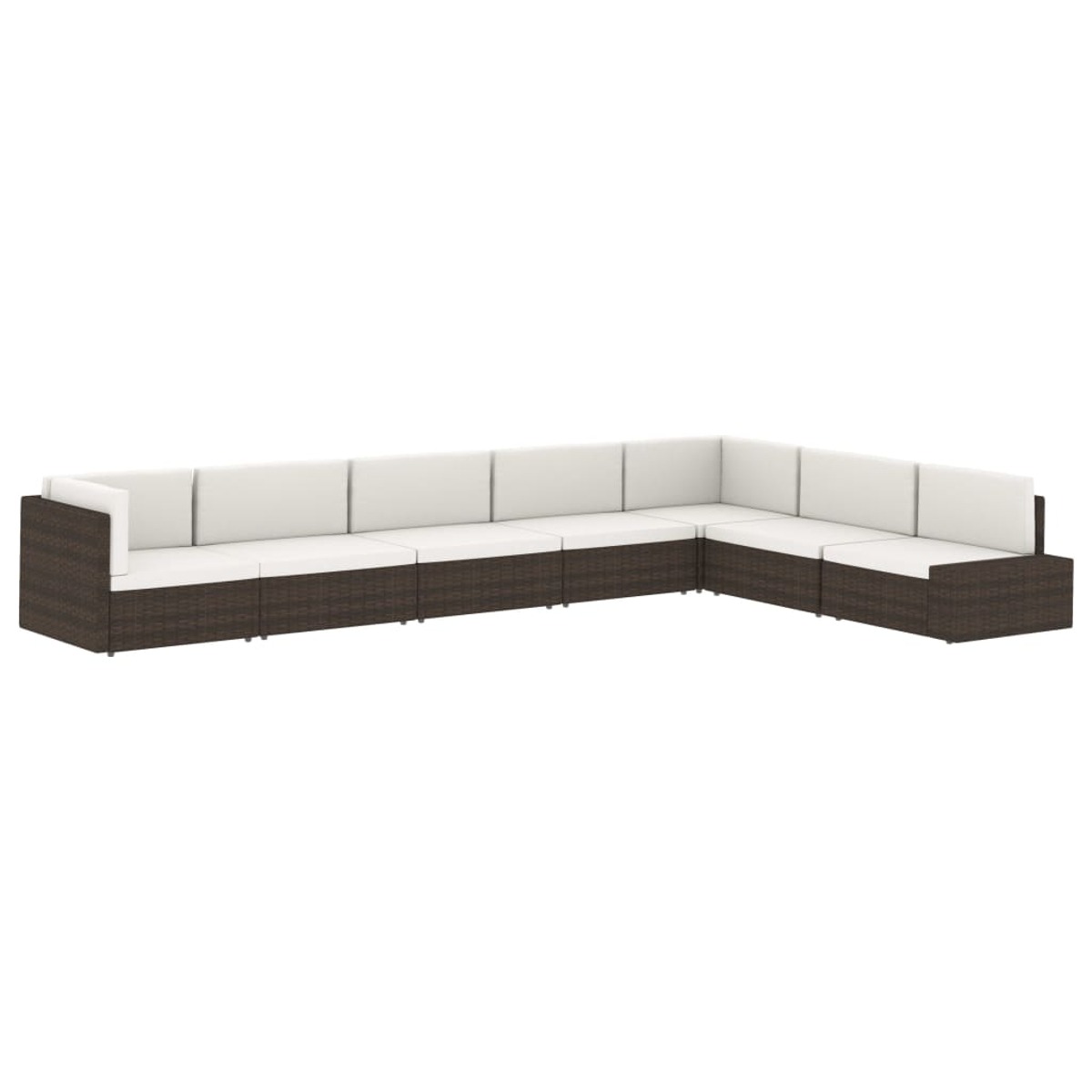 Ein L-förmiges Outdoor-Sofa mit braunem, gewebtem Rahmen und weißen Kissen. Es ist vor einem weißen Hintergrund.