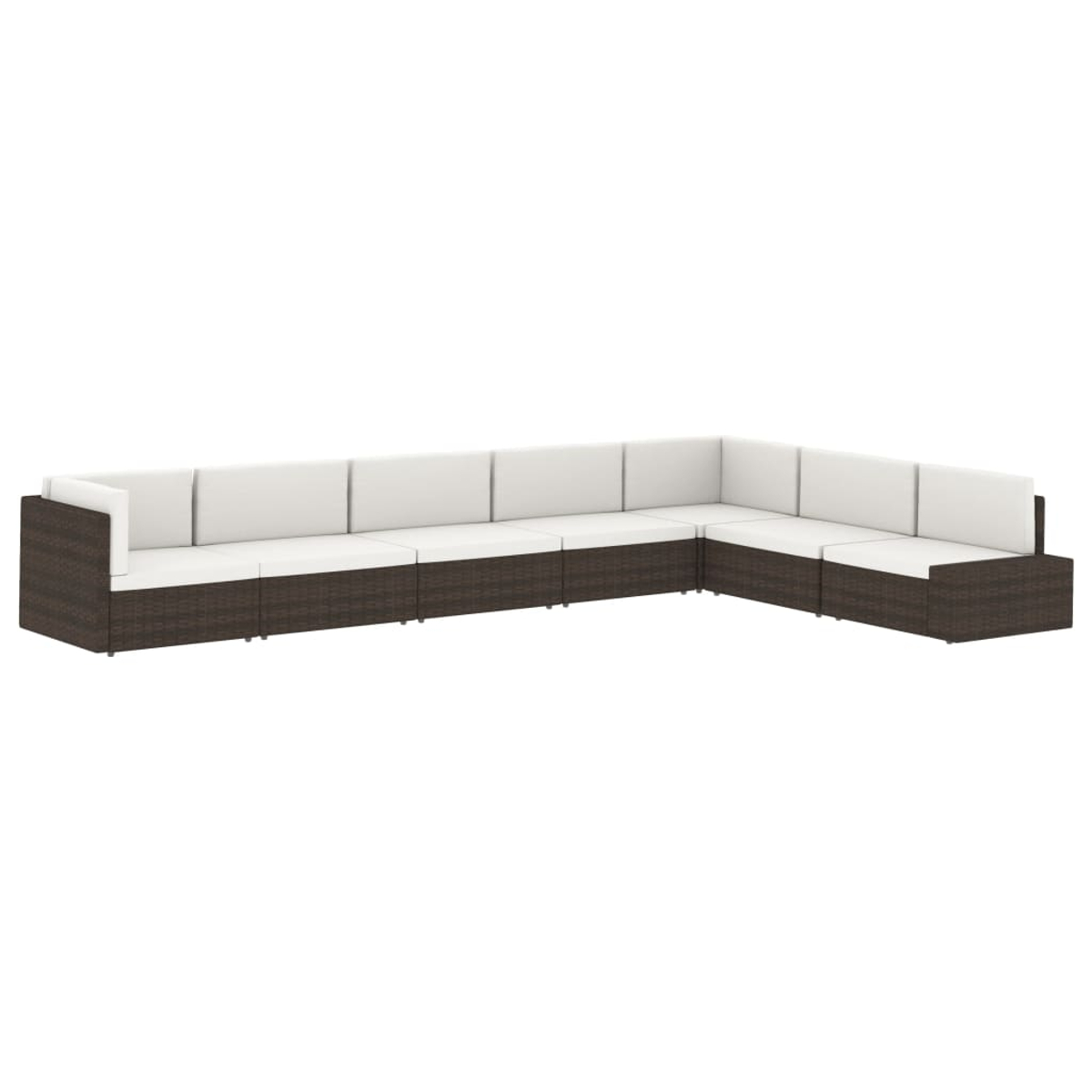 Ein L-förmiges Outdoor-Sofa. Es hat ein dunkelbraunes Korbbasismit weißen Kissen. Isoliert vor weißem Hintergrund.