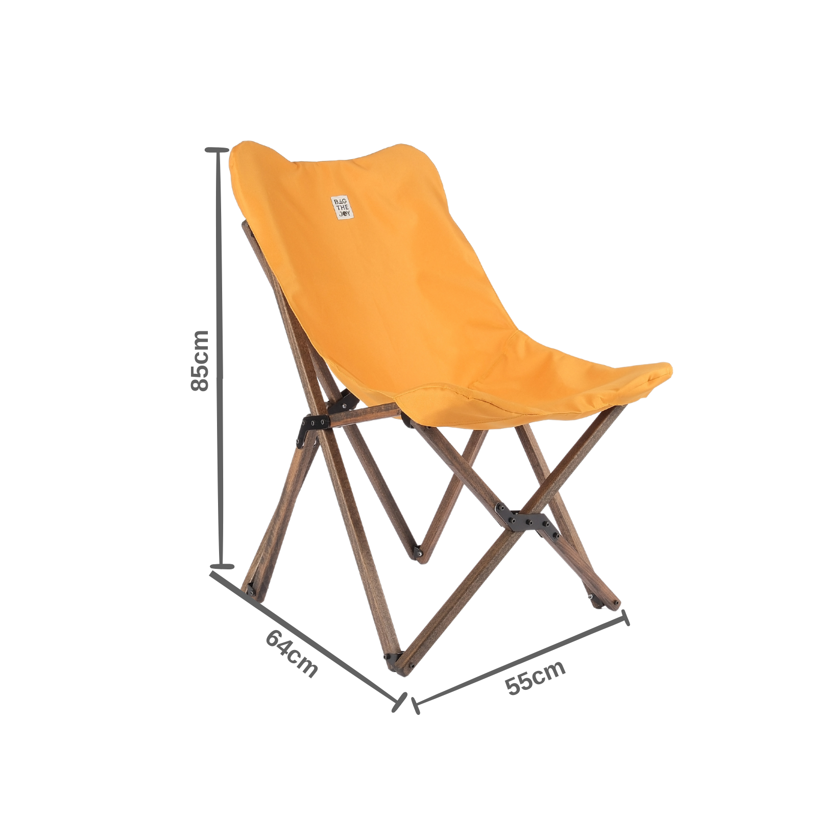 Ahşap bacaklı turuncu kamp sandalyesi. Boyutlar: 85 cm, 64 cm ve 55 cm. Sırtlıkta bir etiket var.