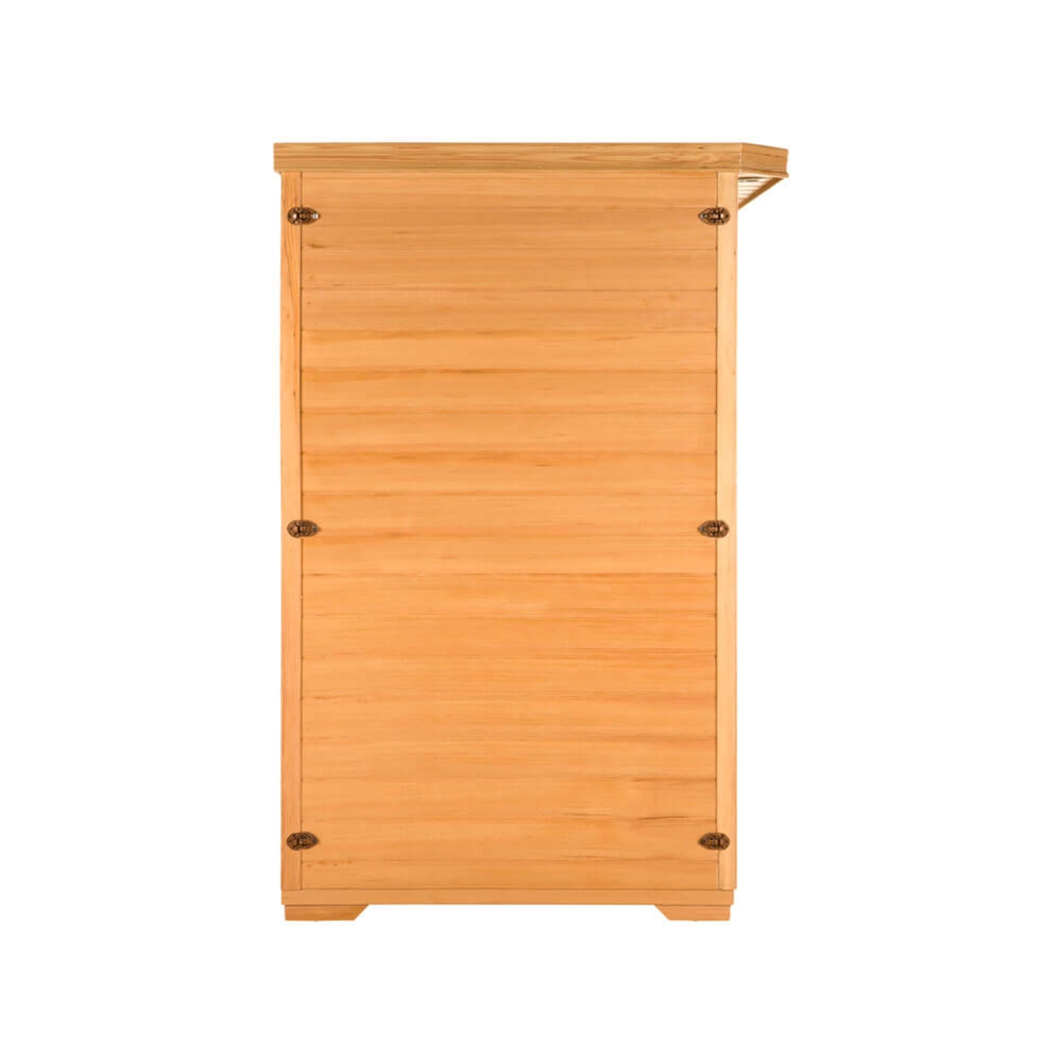 Ein hoher, hellbrauner Holzschrank ist zentriert. Er hat eine Tür mit Scharnieren. Der Hintergrund ist weiß.