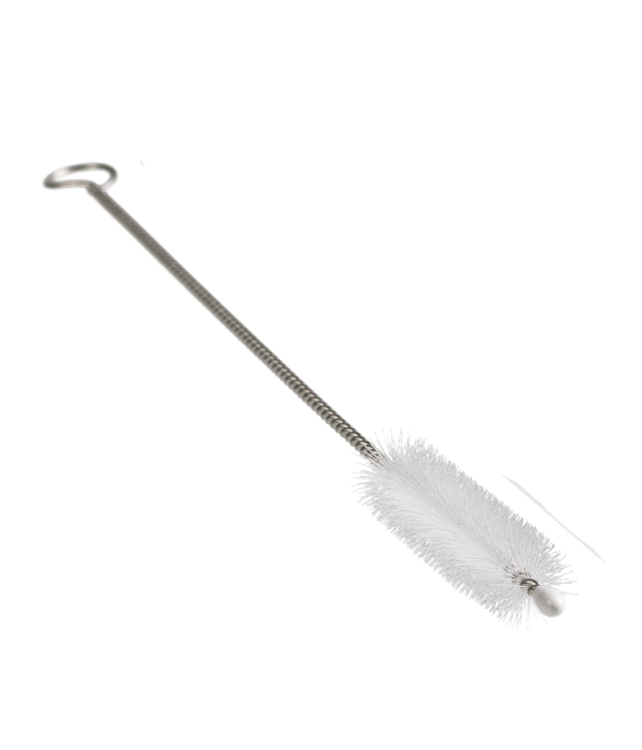 Eine Flaschenbürste mit Metallgriff und weißem, flauschigem Bürstenkopf auf weißem Hintergrund.