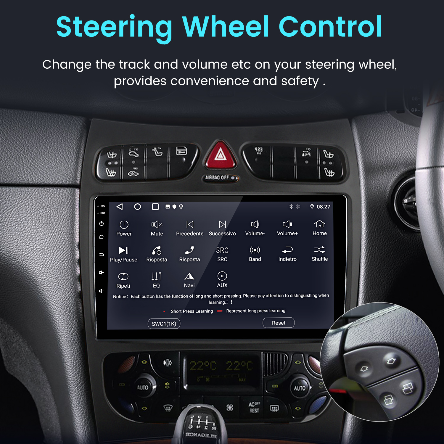 Cruscotto dell'auto con schermo e comandi al volante. Il testo indica funzioni come cambio traccia e volume.