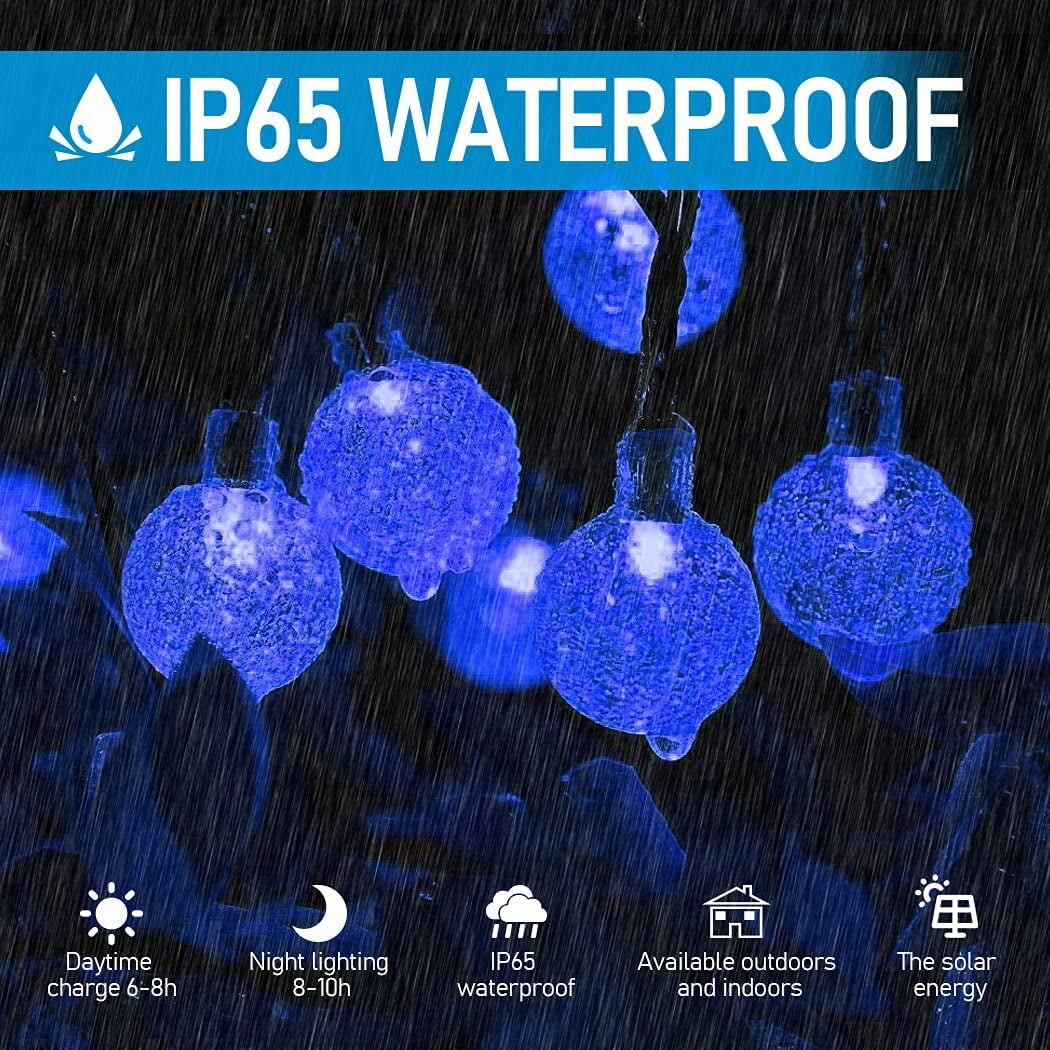 Blaue, leuchtende Lichterketten mit Wassertropfen, IP65 wasserdicht. Text: Tagesladung, Nachtbeleuchtung, drinnen/draußen verfügbar, Solarenergie.