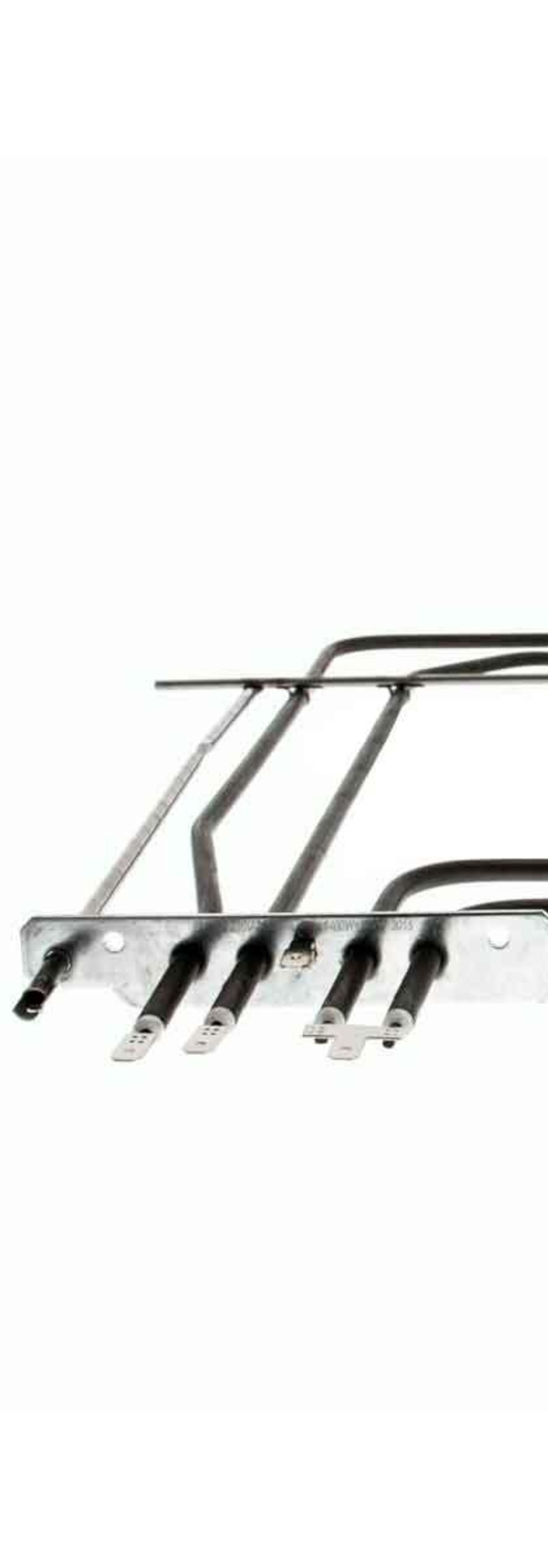 Elemento calefactor metálico de horno con múltiples barras y conectores metálicos curvados, sobre fondo blanco.