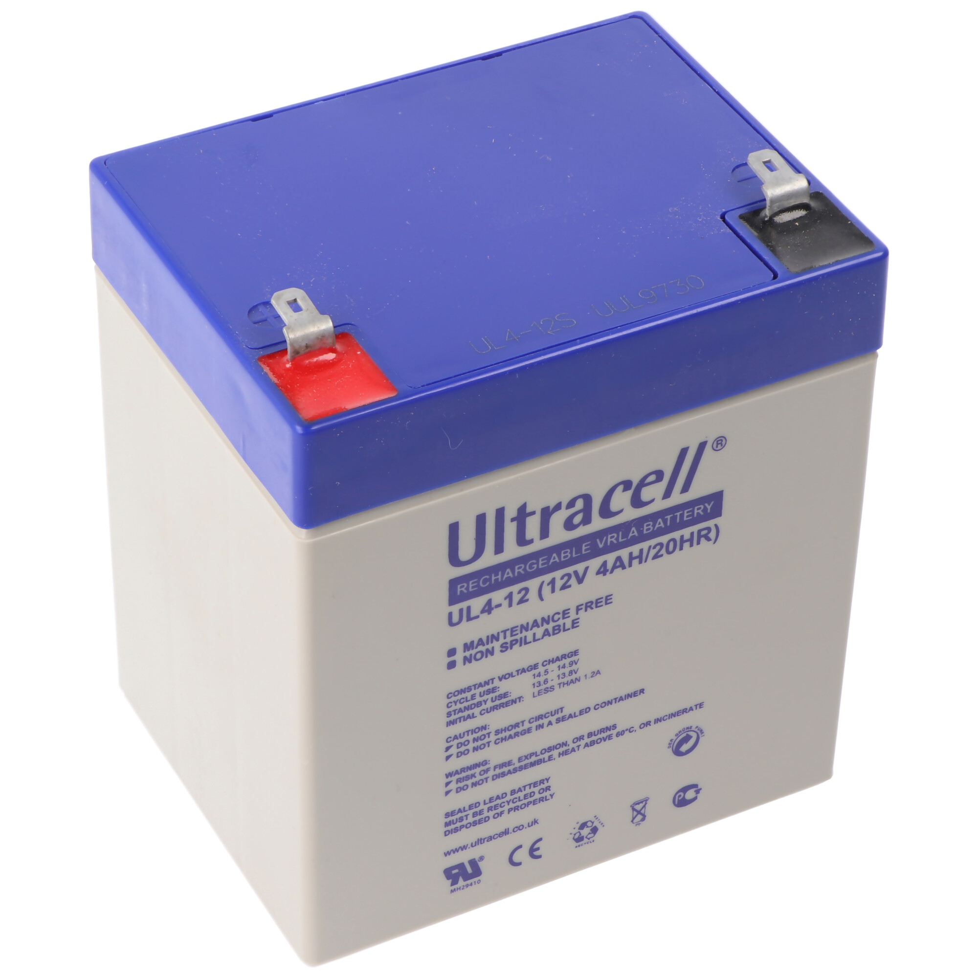 Mavi üst ve gri yanlara sahip dikdörtgen bir Ultracell 12V pili. Metin 'Rechargeable VRLA Battery' ve uyarıları içerir.