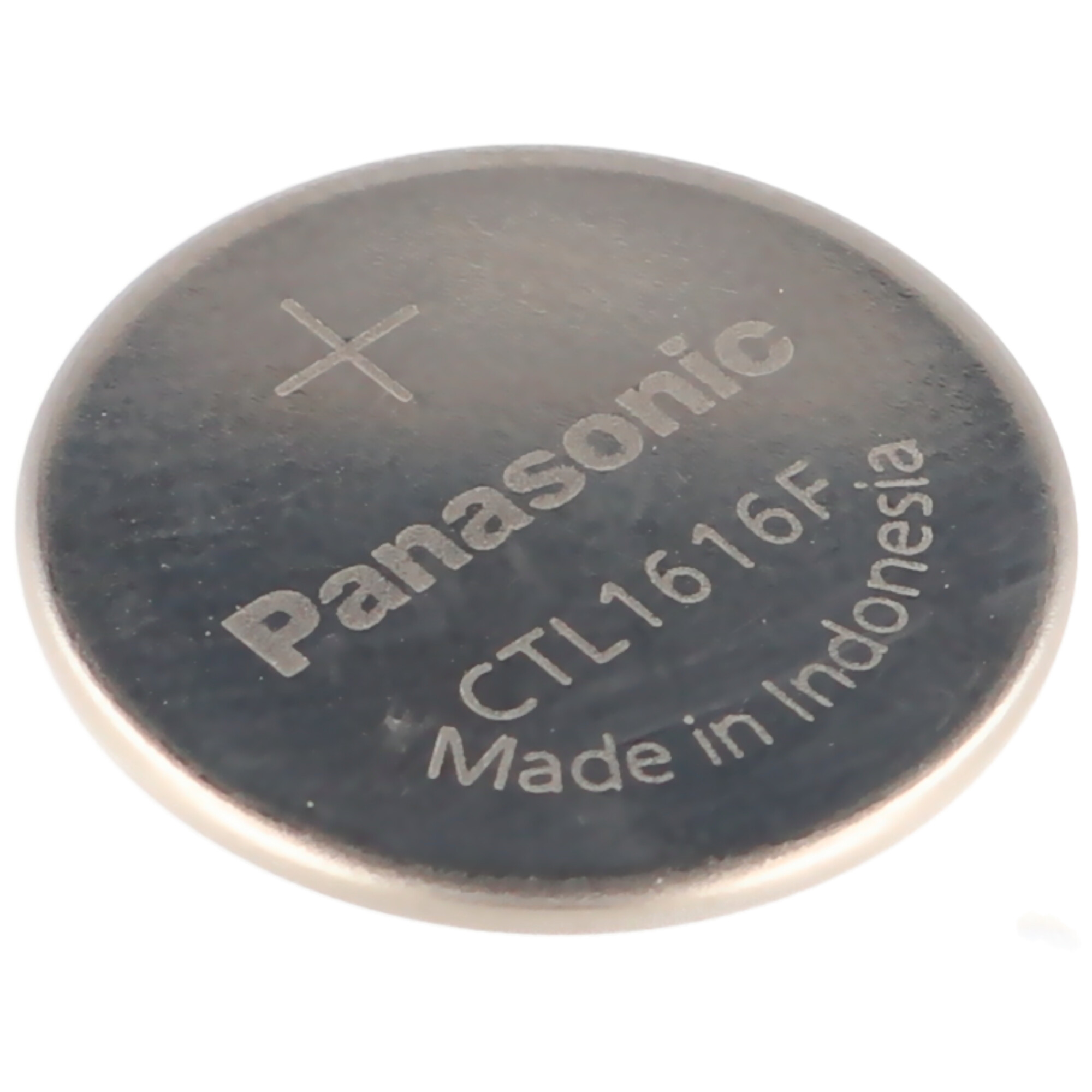 Eine Panasonic CTL1616F Knopfzelle. Die graue Batterie hat Text, einschließlich 'Made in Indonesia'.