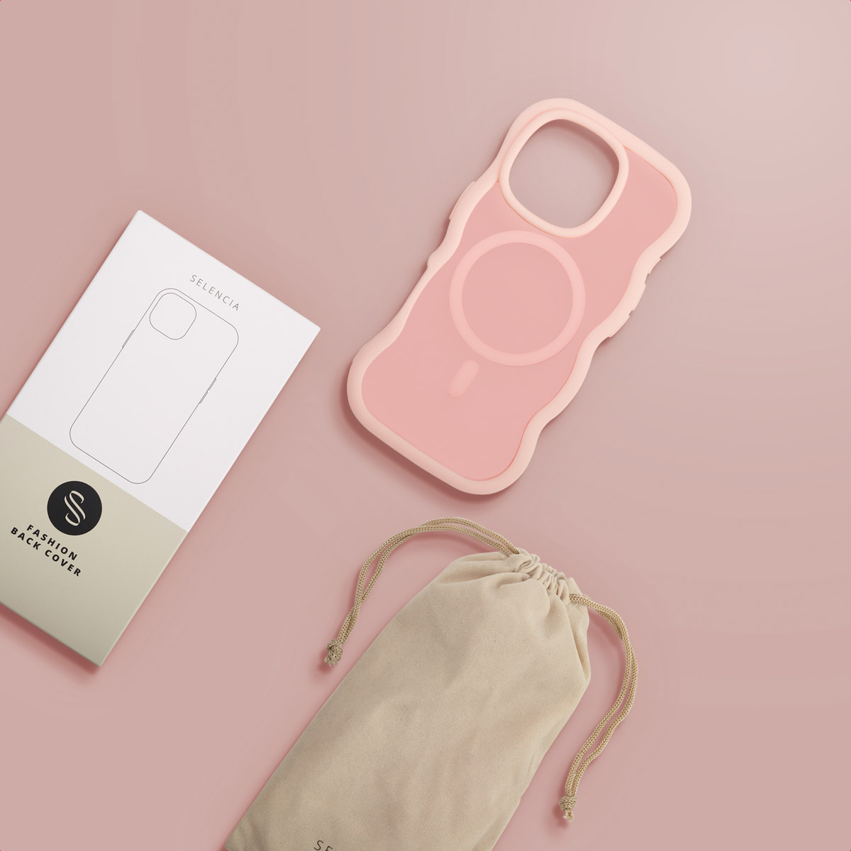 Un étui de téléphone rose, une pochette beige et une boîte, le tout sur une surface rose. L'étui et la boîte portent la marque Selencia et Fashion Back Cover.