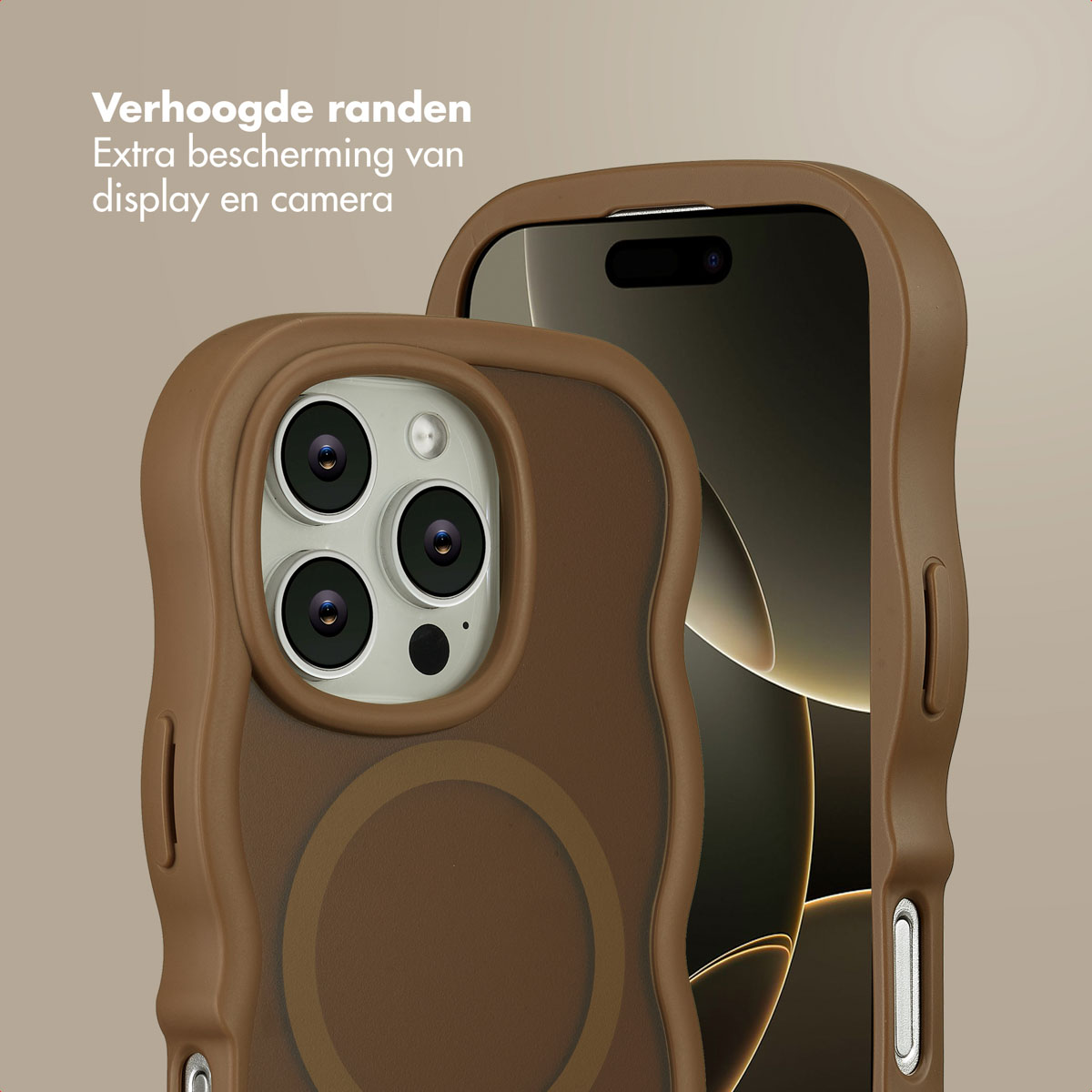 Twee bruine telefoonhoesjes met een telefoon erin. De hoesjes beschermen het scherm en de camera. De hoesjes hebben verhoogde randen.