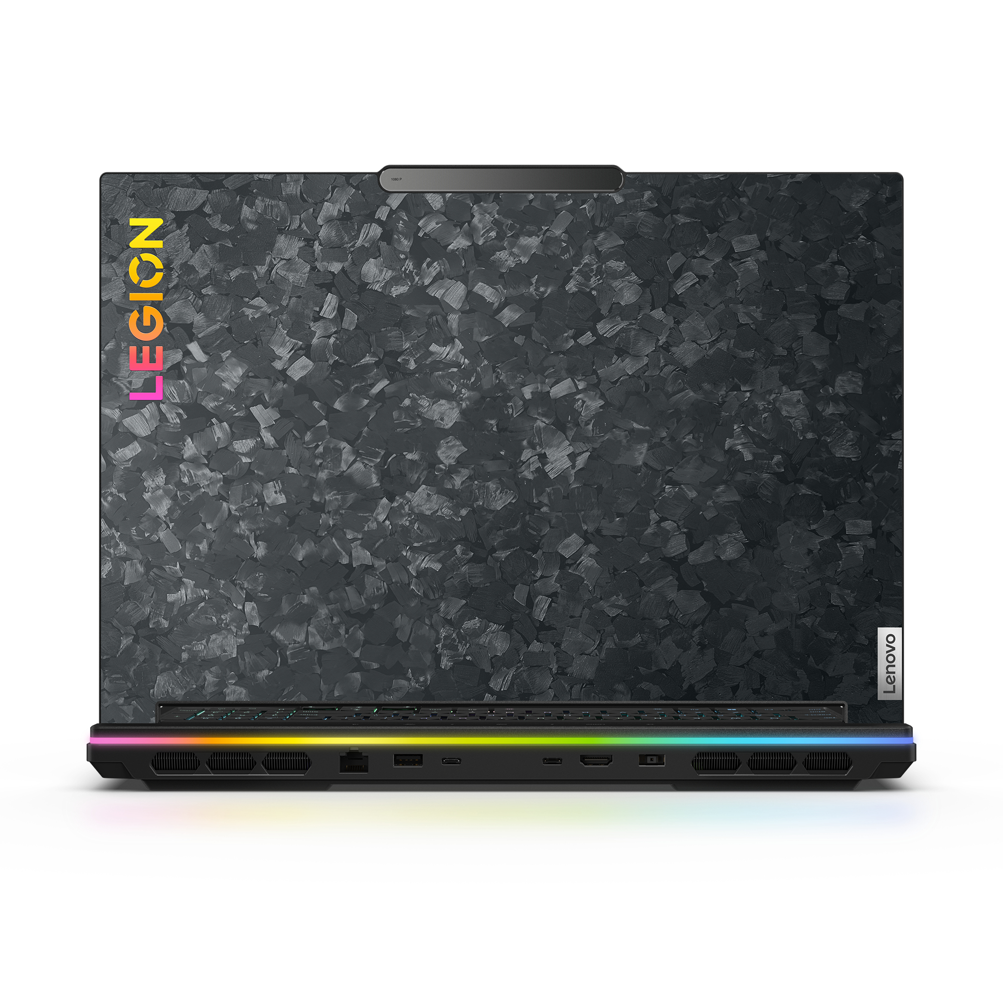 Un laptop Lenovo Legion. Il coperchio è grigio scuro con un motivo strutturato e la parola LEGION a colori.