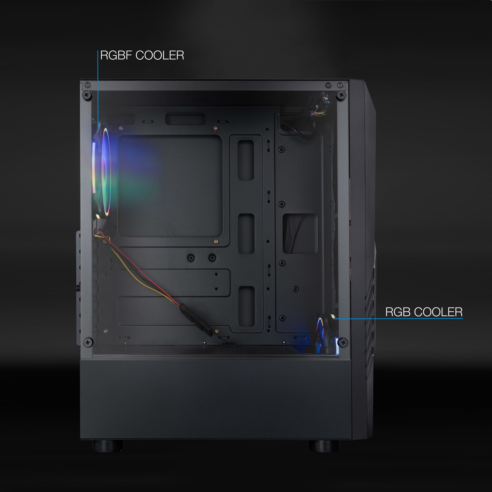 Czarna obudowa komputera z wentylatorami RGB. Obudowa jest otwarta, pokazując komponenty wewnętrzne. Tło jest ciemnoszare.