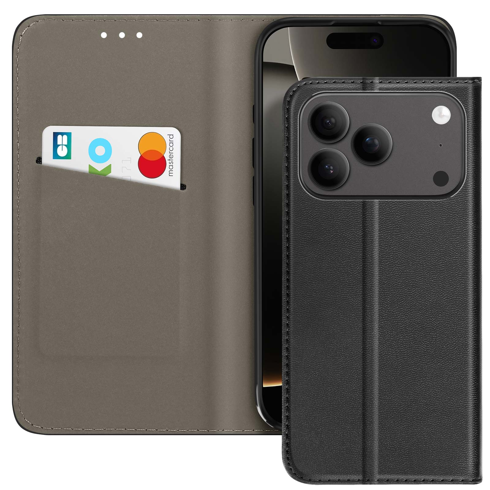 Zwarte leren telefoonhoes, open, met een telefoon. Een creditcard zit in een zak.