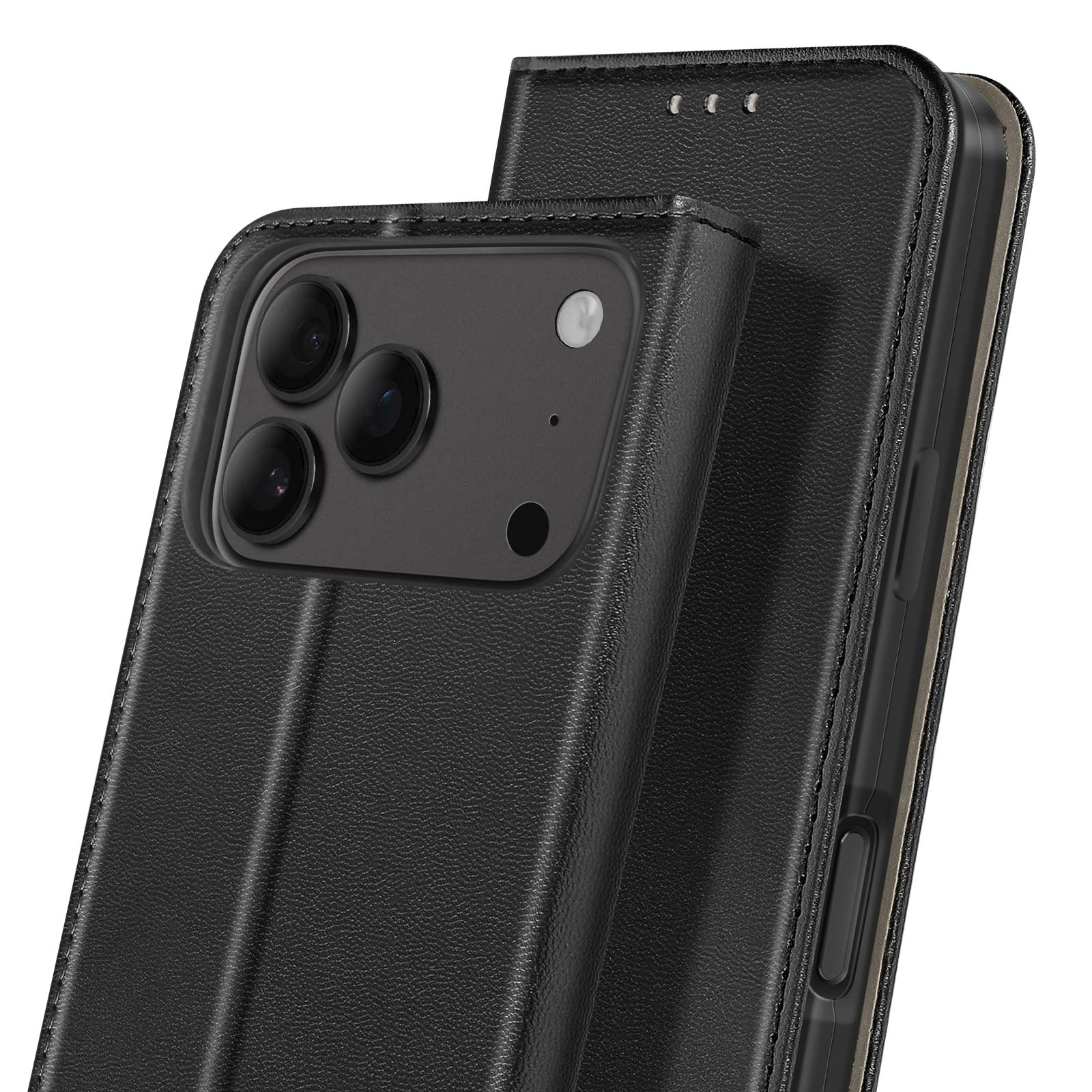 Zwarte leren telefoonhoes met een camera-uitsparing. De hoes is open en onthult de cameralenzen en flitser van de telefoon.