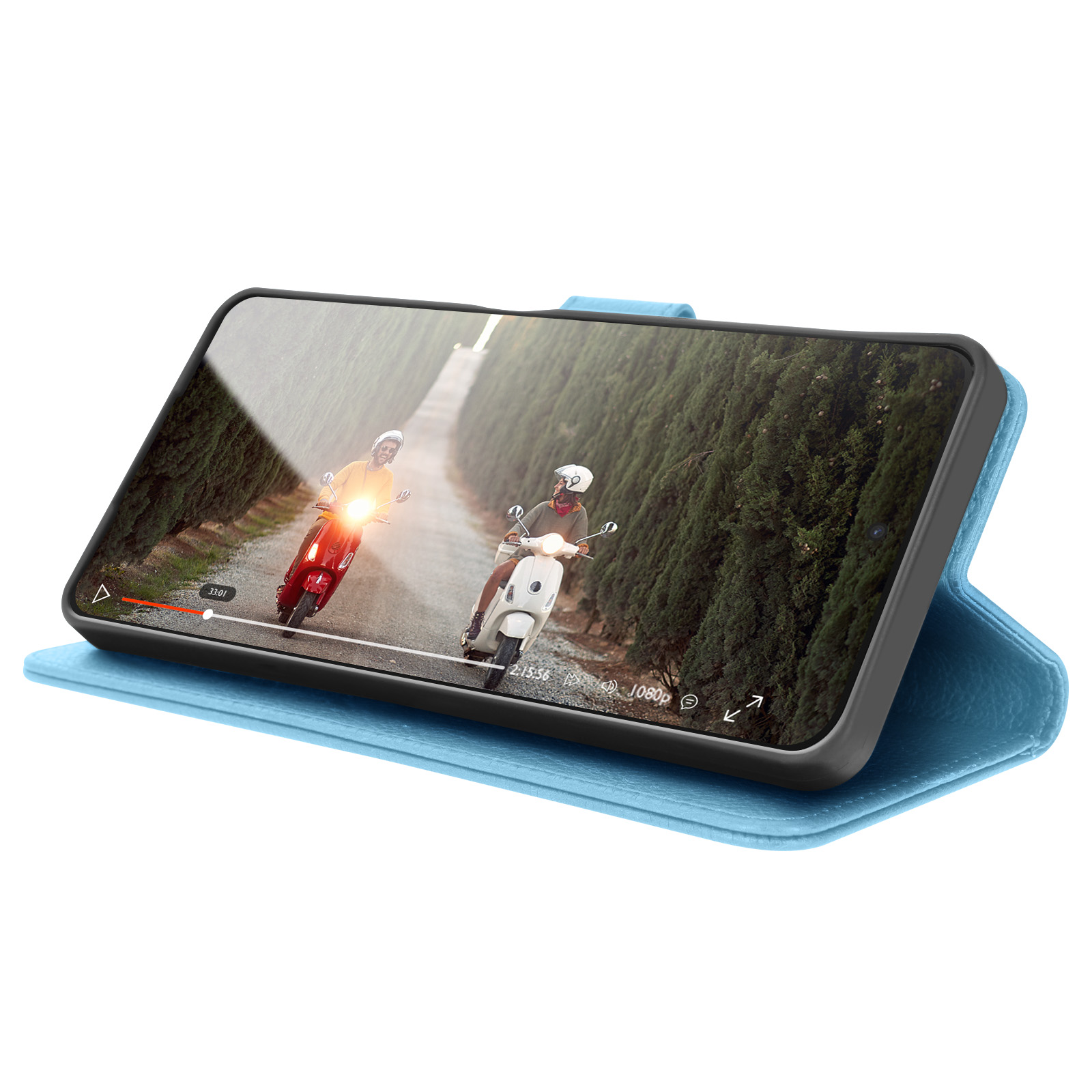 Un téléphone avec une vidéo de scooters sur une route est dans un étui bleu. L'étui est ouvert.