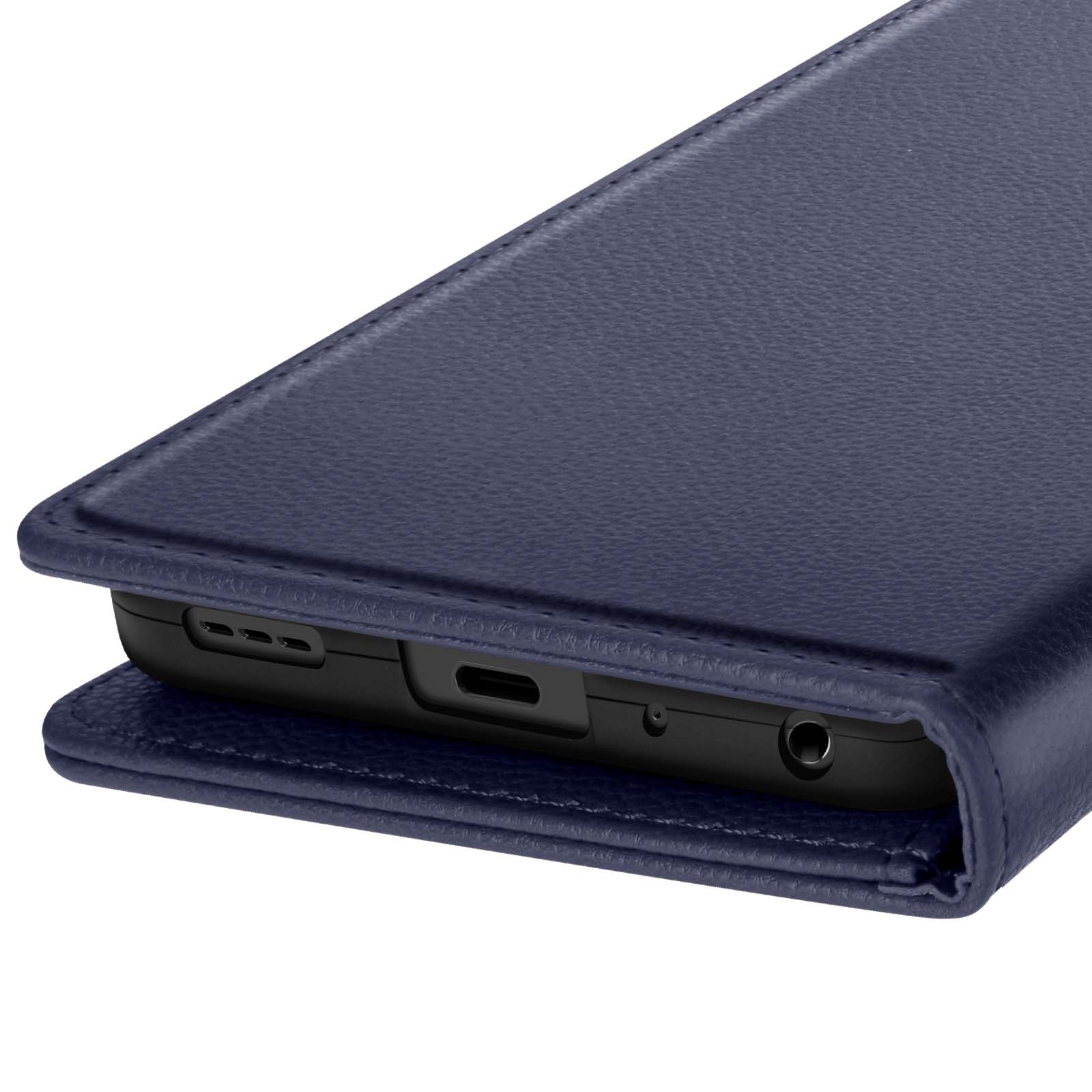 Una custodia per telefono in pelle blu scuro. Le porte del telefono sono visibili. La custodia è parzialmente aperta.