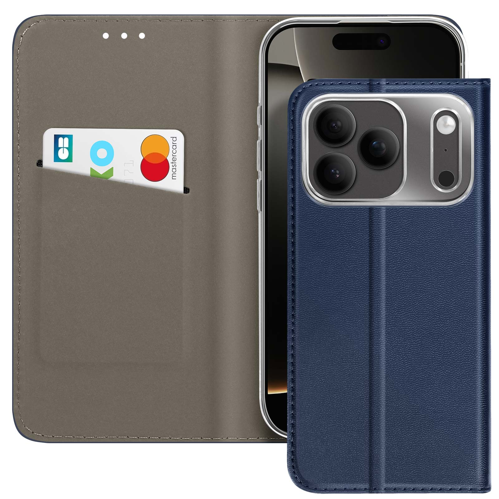 Een blauwe telefoonhoes met een telefoon erin. Een creditcard zit in een vak. De hoes is open.
