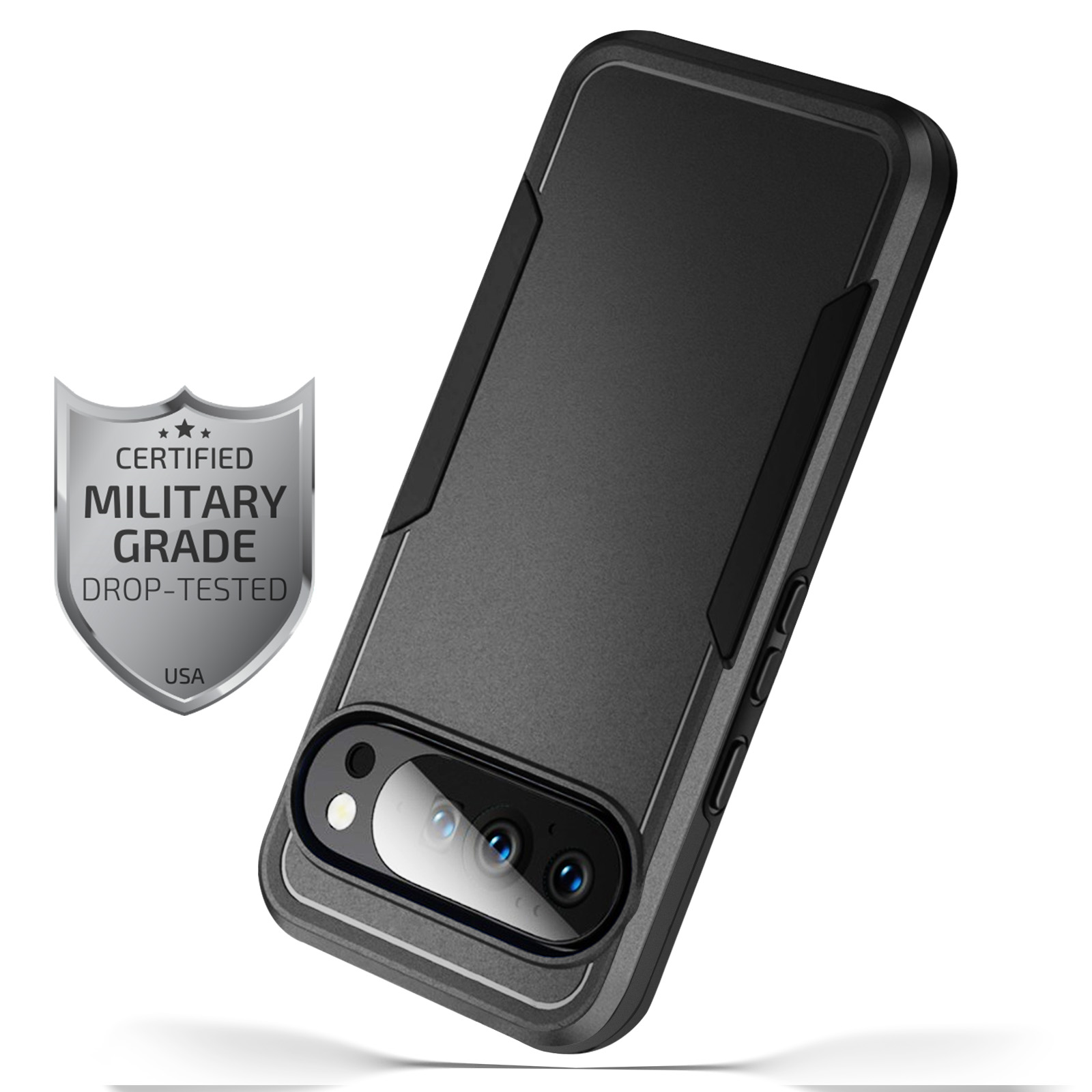 Coque de téléphone noire avec un badge argenté de qualité militaire. L'étui est pour un téléphone avec des lentilles de caméra visibles.