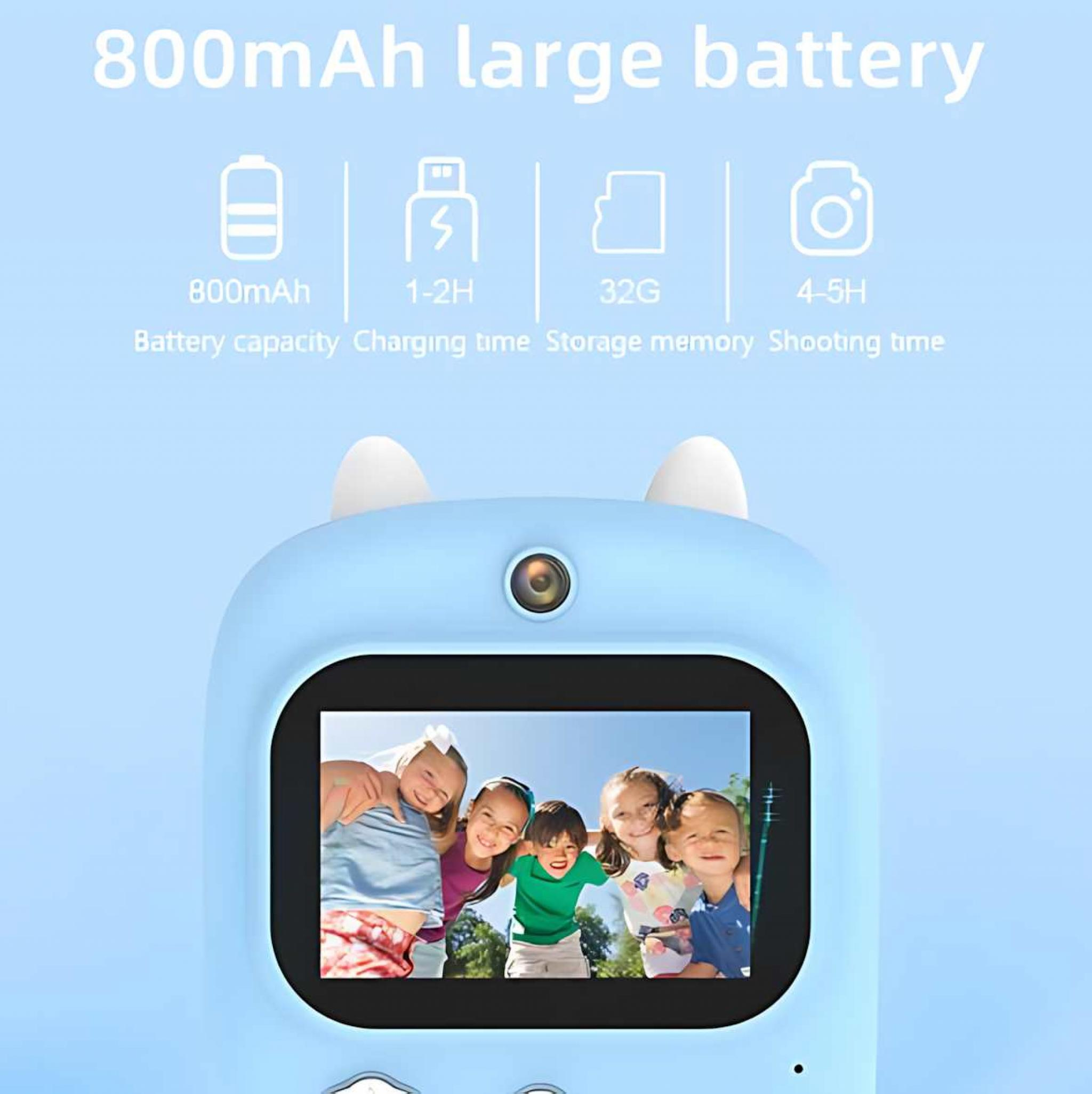 Blaue Kinderkamera mit Bildschirm, der Kinder zeigt. Der Text oben lautet 800mAh große Batterie. Symbole mit Infos darunter.