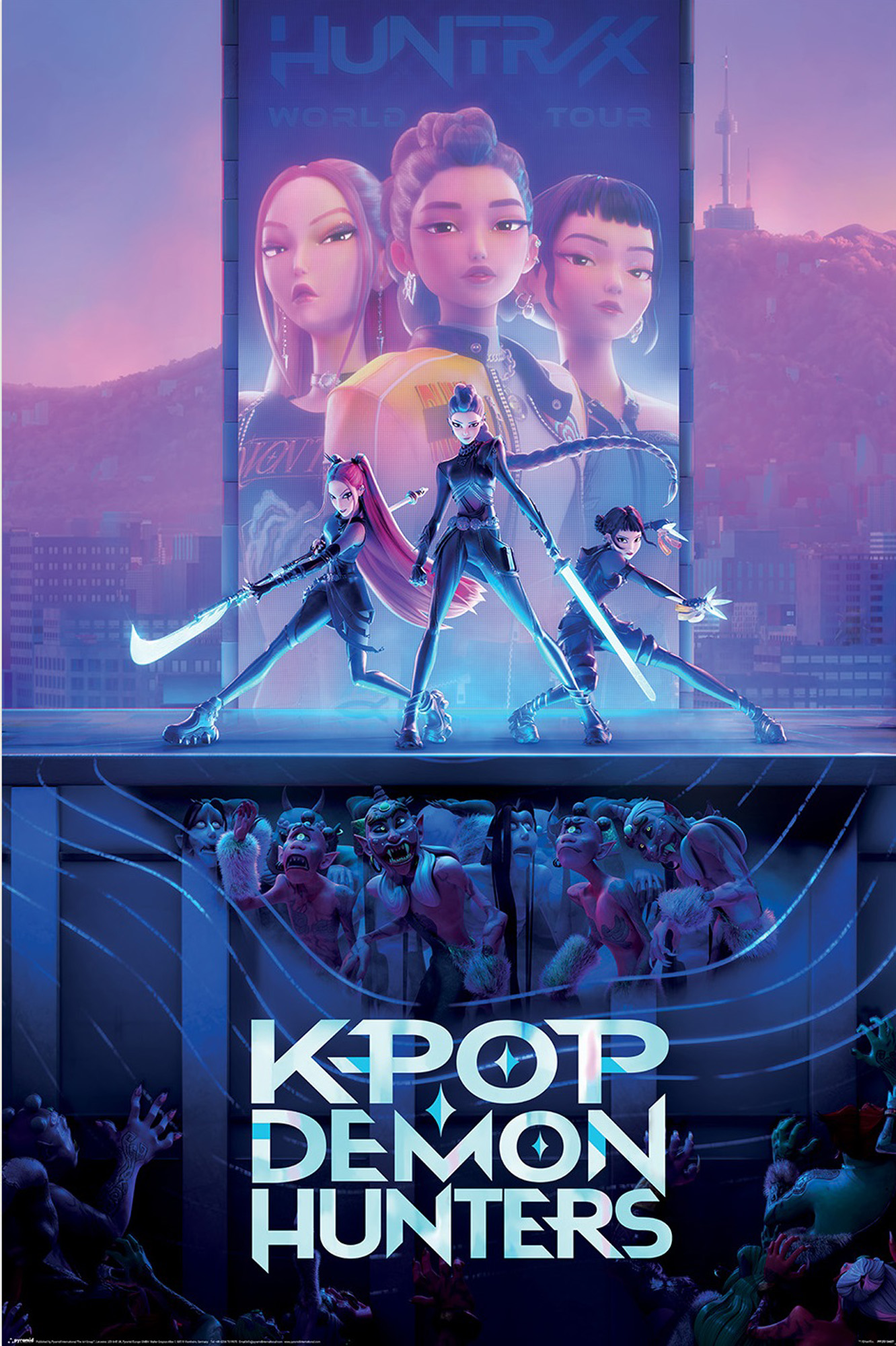 Poster für Kpop Demon Hunters. Drei weibliche Figuren in schwarzen Outfits mit Schwertern. Hintergrund zeigt Stadt und Monster.