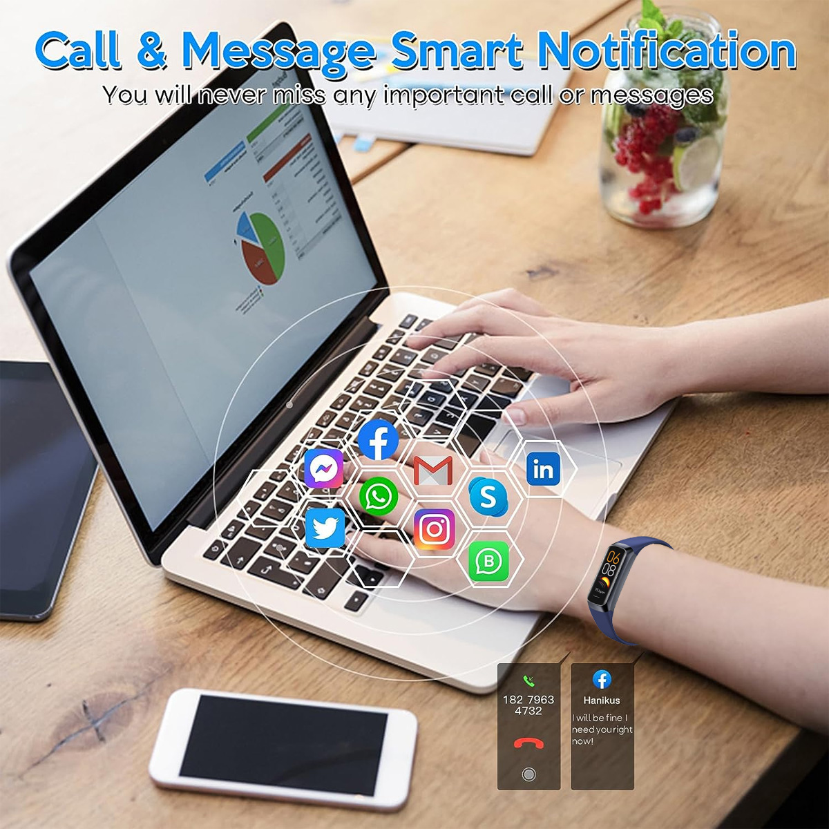 Eine Person benutzt einen Laptop und trägt eine Smartwatch. Auf dem Bildschirm sind Symbole für Social-Media-Apps überlagert. Ein Telefon liegt auf dem Tisch.