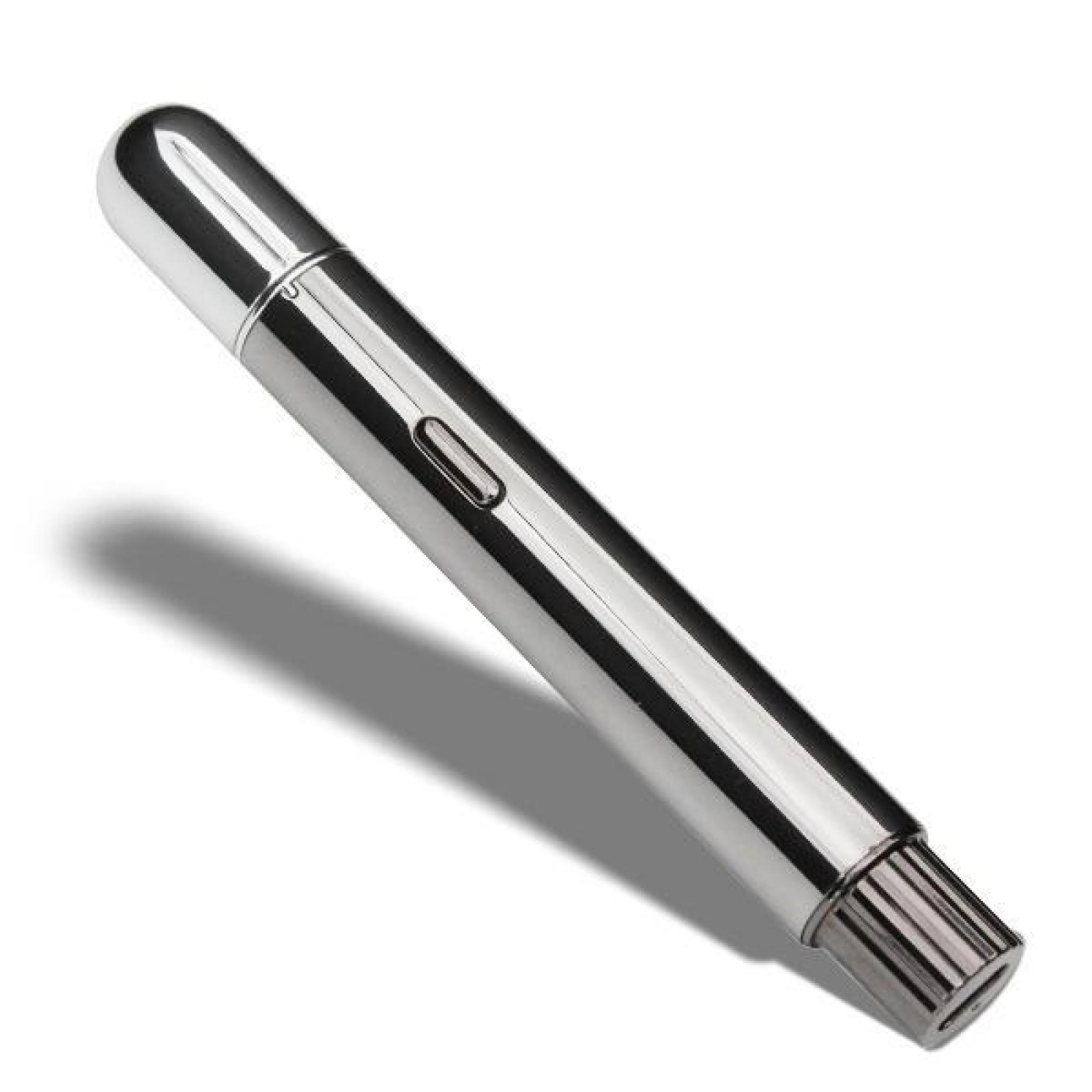 Ein metallischer, stiftförmiger Gegenstand mit abgerundeter Spitze und geripptem Boden. Ein Knopf ist am Körper sichtbar. Er wirft einen Schatten.