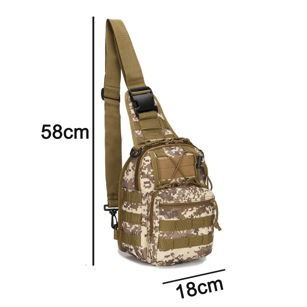 Eine beige Tarn-Umhängetasche mit Schultergurt. Die Maße sind angegeben: 58 cm hoch und 18 cm breit.
