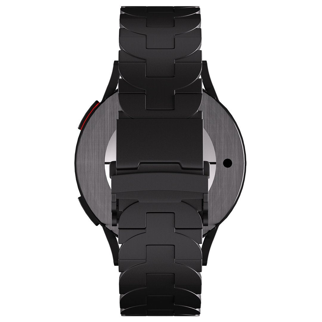 Schwarze Smartwatch, Rückansicht, Metallarmband mit Verschluss. Rundes Zifferblatt mit rotem Akzent. Das Armband hat ein ineinandergreifendes Design.