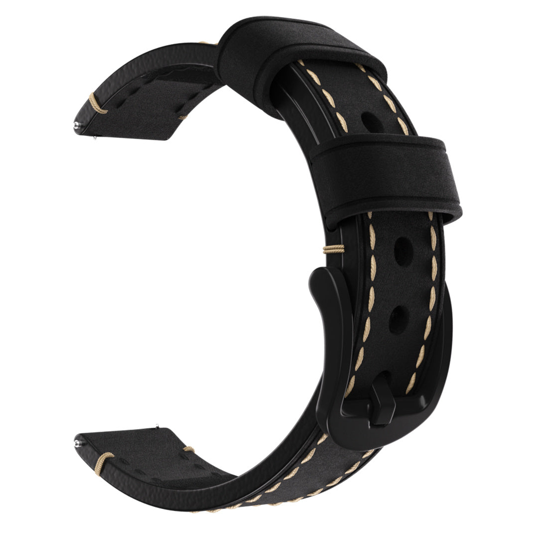 Ein schwarzes Lederarmband mit beigen Nähten. Das Armband hat eine Schnalle und eine Schlaufe. Der Hintergrund ist weiß.