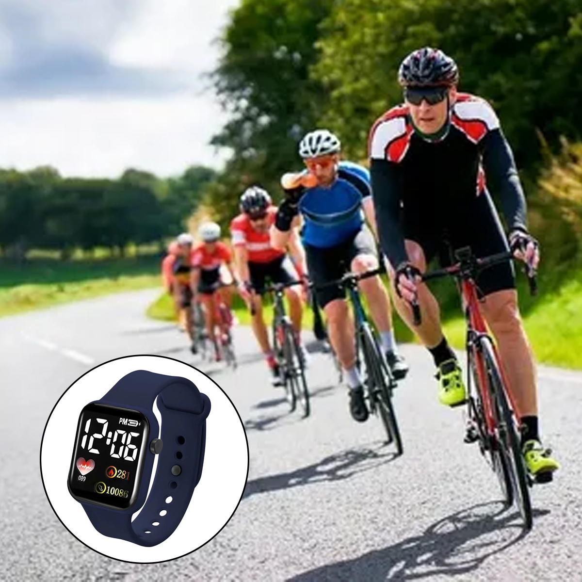 Radfahrer fahren auf einer Straße Rennen. Eine Smartwatch wird im Vordergrund angezeigt. Die Radfahrer tragen Helme und fahren Fahrräder.