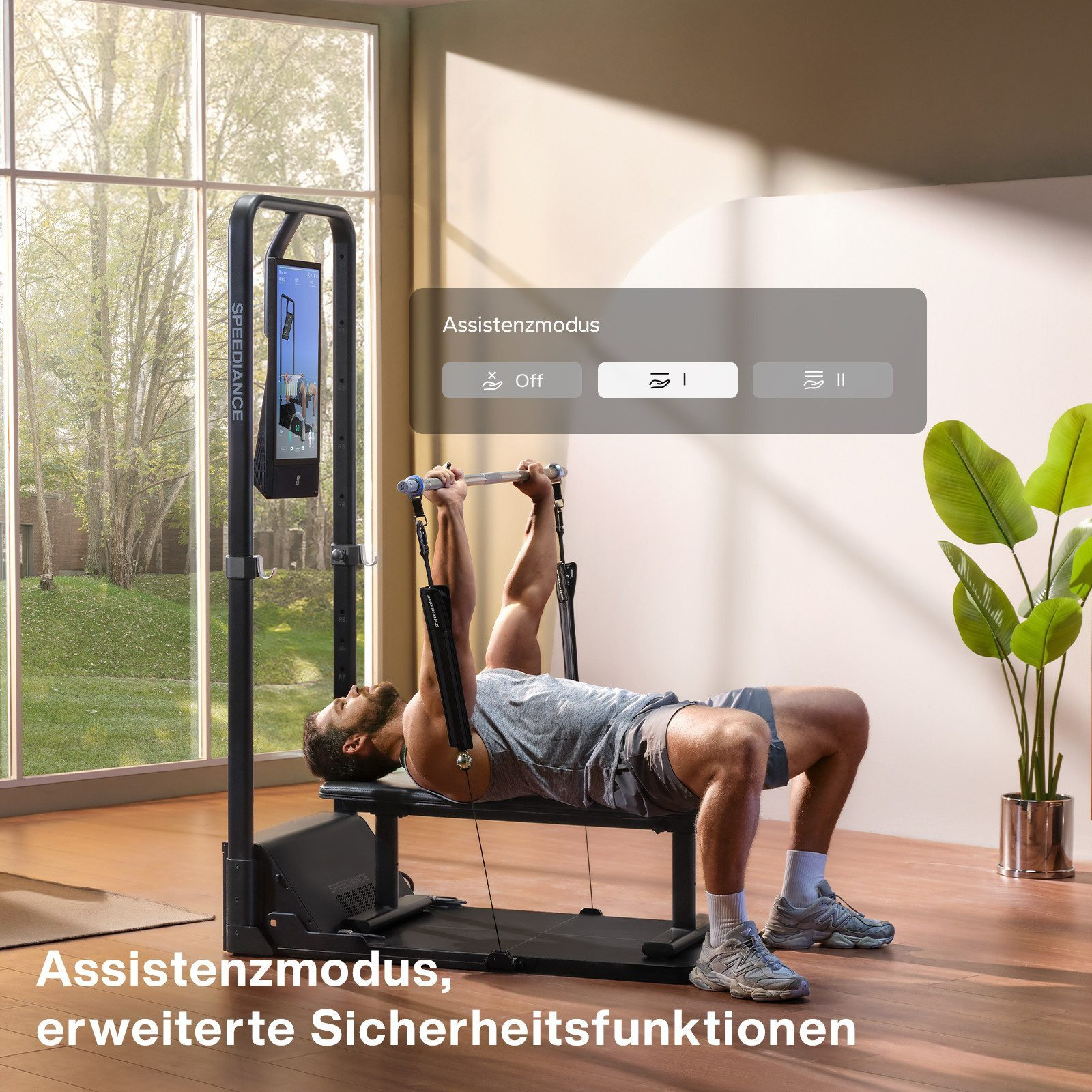 Mann trainiert an einer Gewichtsmaschine, liegt auf einer Bank. Die Maschine hat einen Bildschirm und Widerstandseinstellungen.