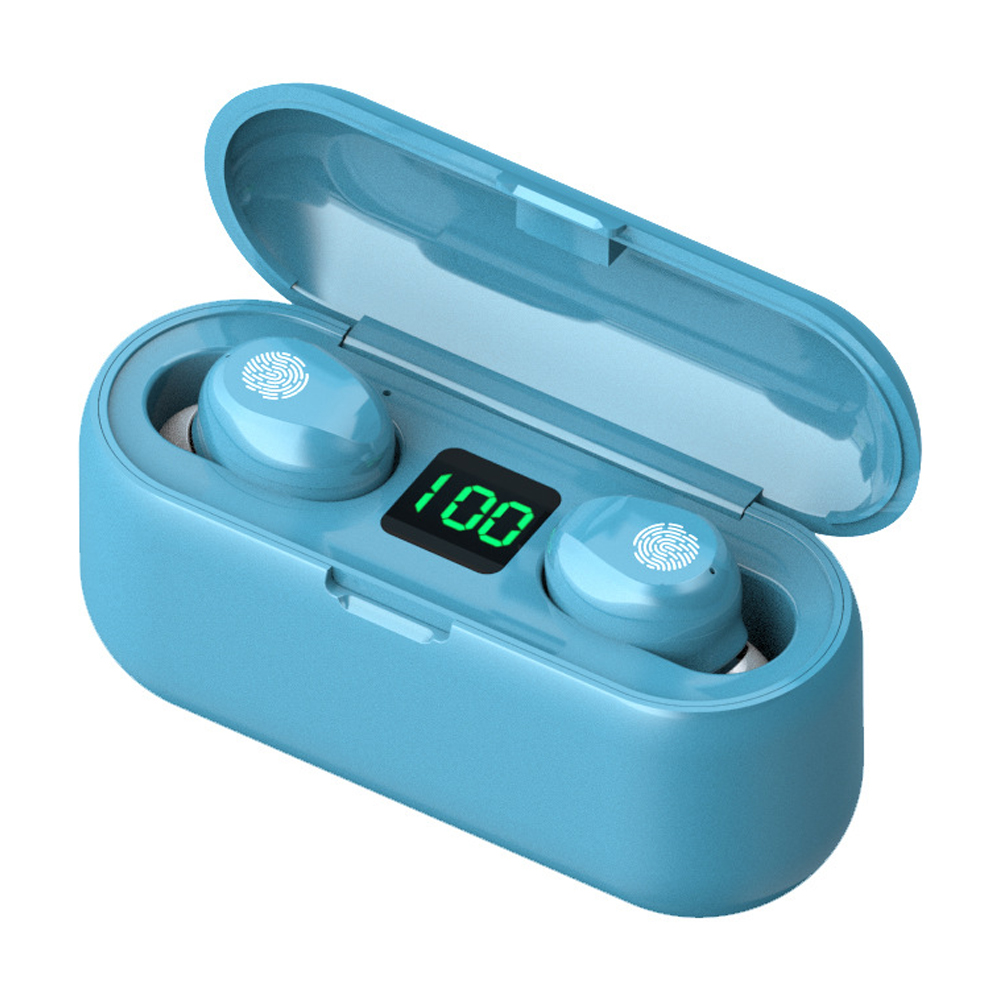 Blaue kabellose Ohrhörer in einem geöffneten Etui. Das Etui hat eine Digitalanzeige mit der Aufschrift 100. Die Ohrhörer haben Fingerabdrucksymbole.