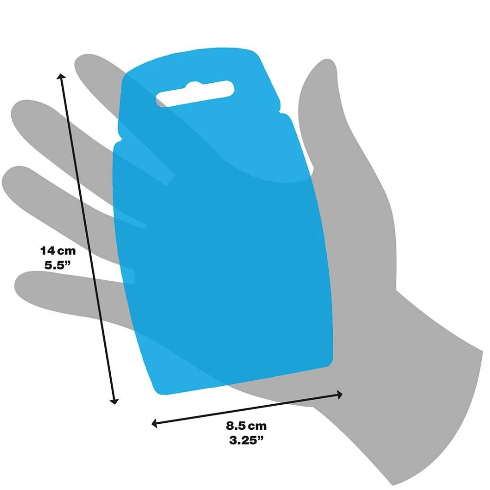 Una mano tiene un'etichetta blu. Le dimensioni sono indicate: 14 cm (5,5") di lunghezza e 8,5 cm (3,25") di larghezza. C'è un buco in alto.