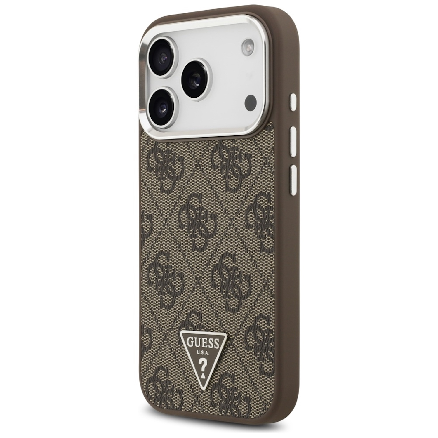 Eine braune iPhone-Hülle mit Guess-Logo. Die Hülle hat ein Muster und einen metallischen Kamerarahmen. Der Hintergrund ist weiß.