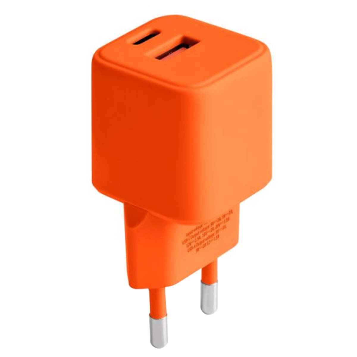 Un caricatore USB arancione con due porte in alto e due spine argentate in basso. Il caricatore ha un design compatto.